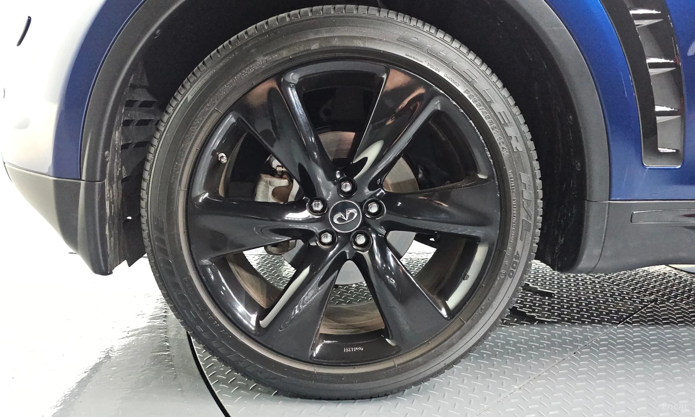 Infiniti QX70 превью 5
