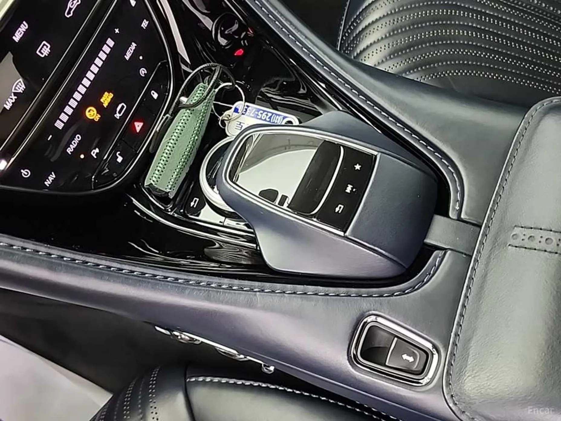 Aston Martin DB11 превью 15