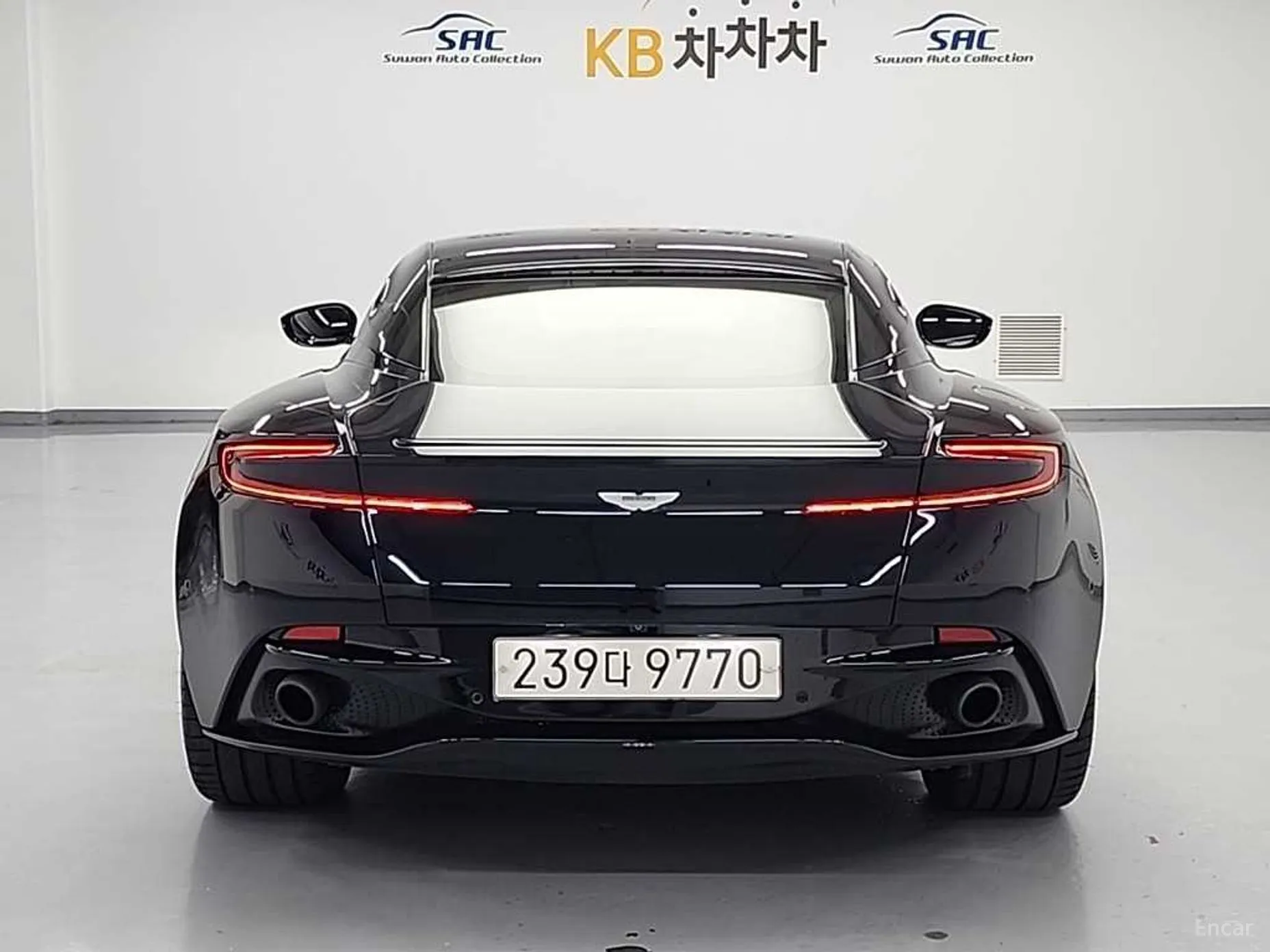 Aston Martin DB11 превью 3