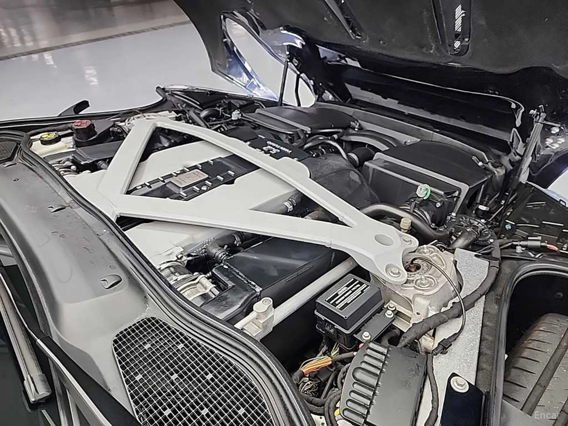 Aston Martin DB11 превью 5