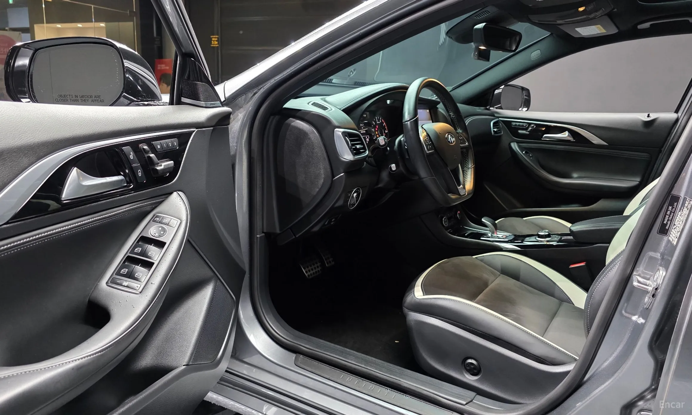 Infiniti Q30 превью 10