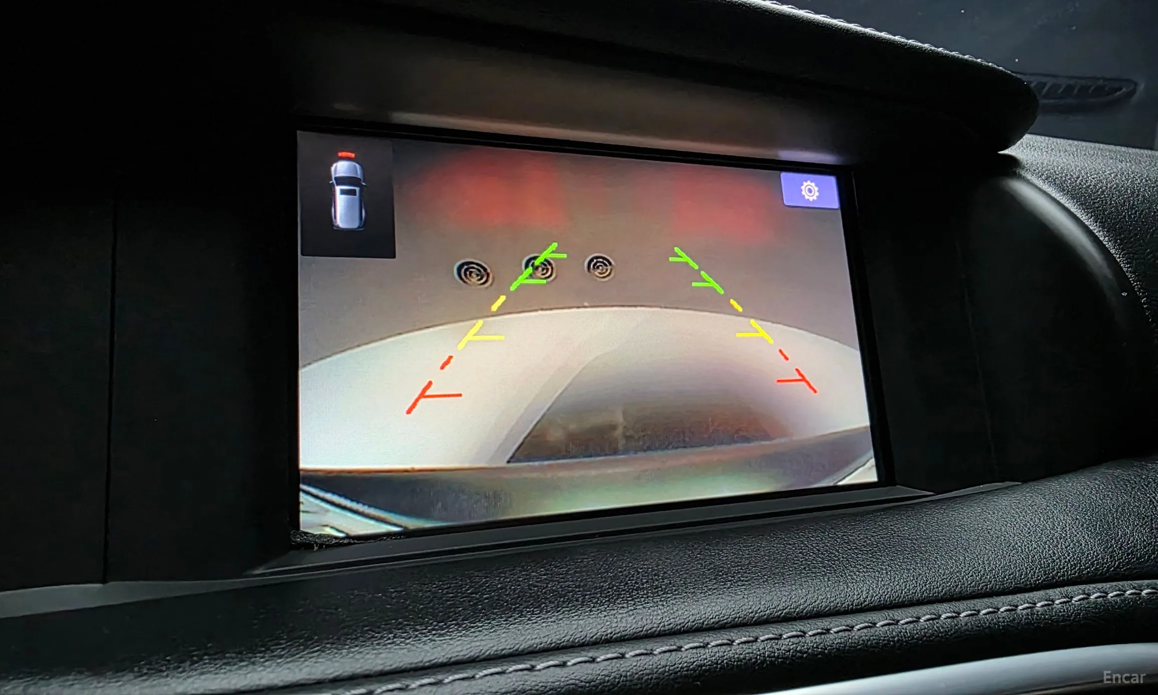 Infiniti Q30 превью 15