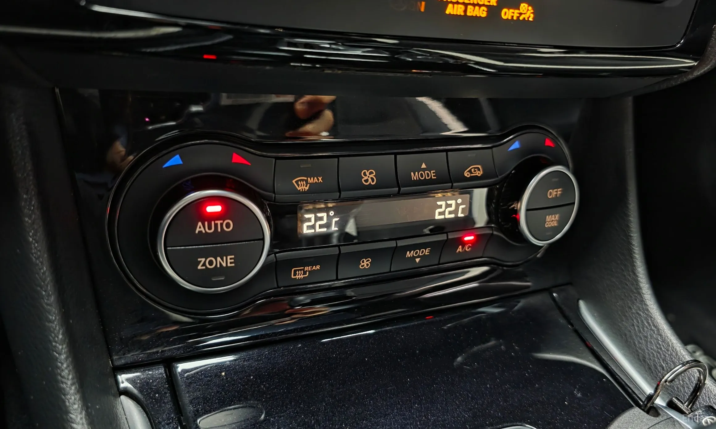Infiniti Q30 превью 17