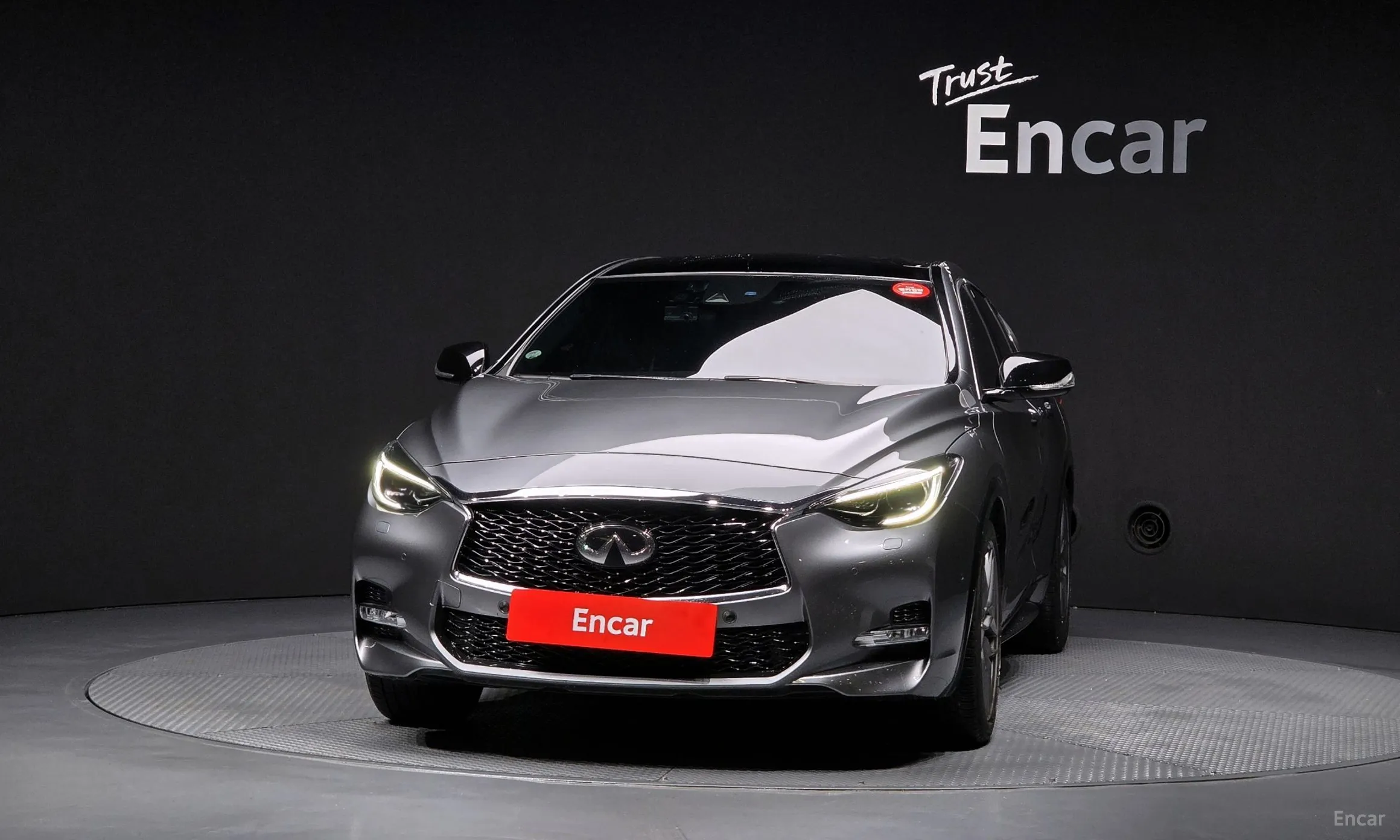 Infiniti Q30 превью 3