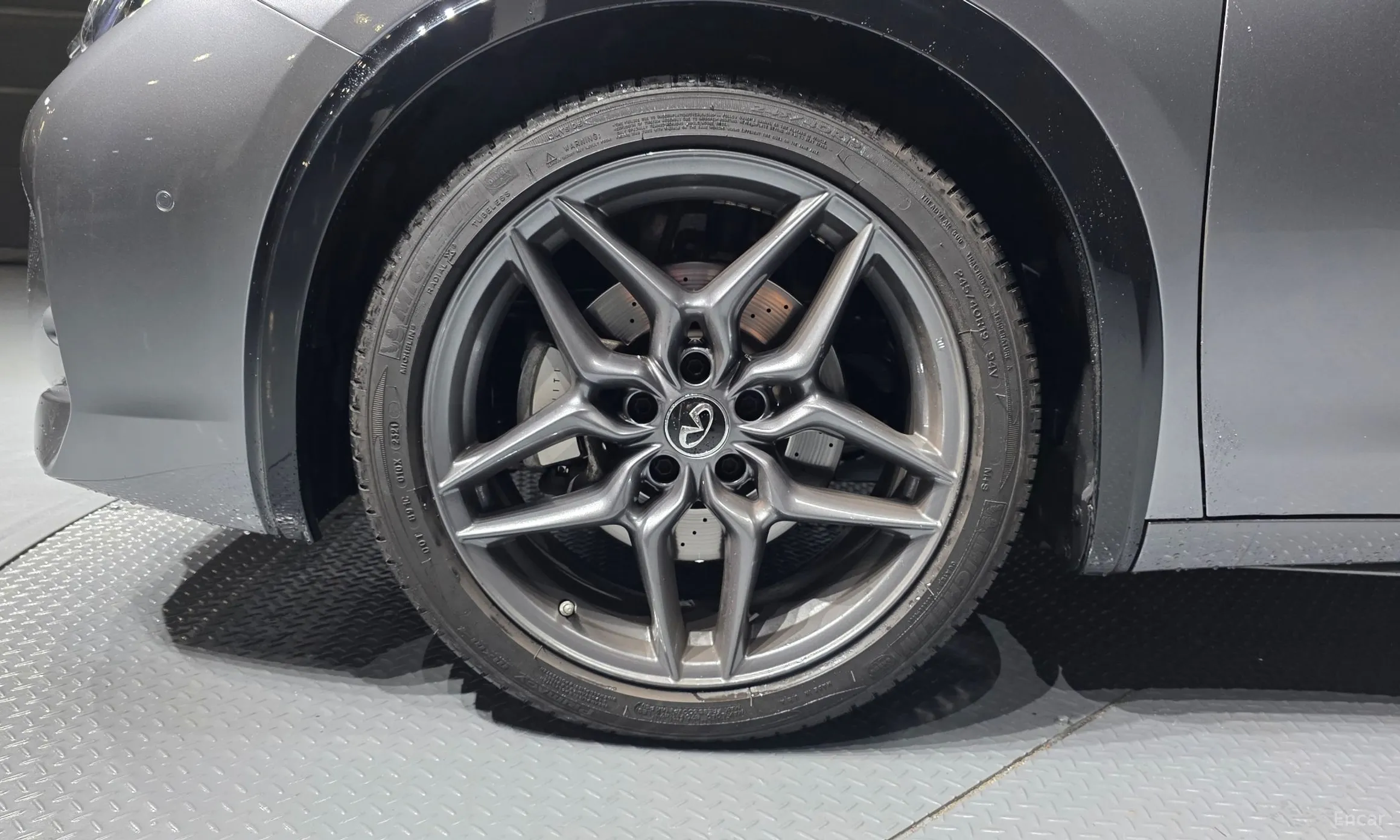Infiniti Q30 превью 5