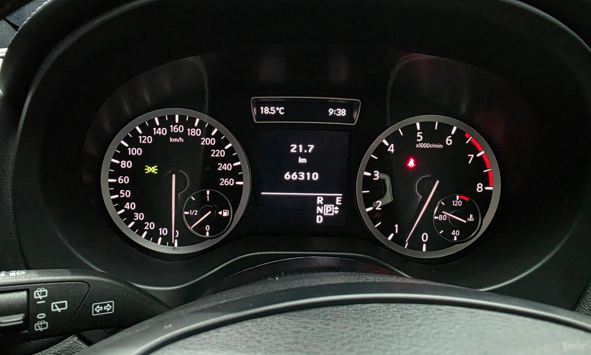 Infiniti Q30 превью 8