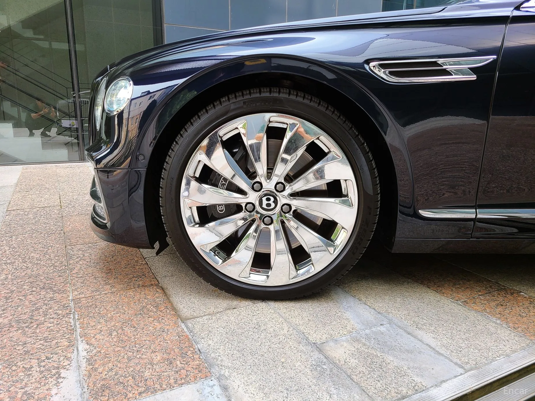 Bentley Flying Spur 3rd Generation превью 20