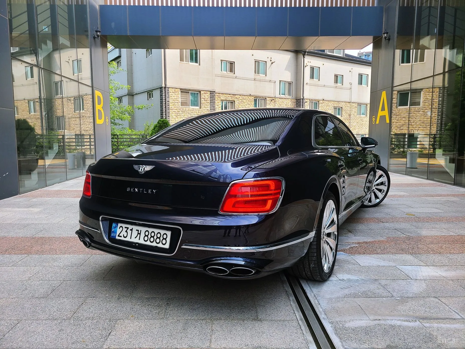 Bentley Flying Spur 3rd Generation превью 3