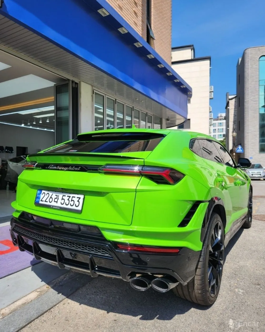 Lamborghini Urus превью 2