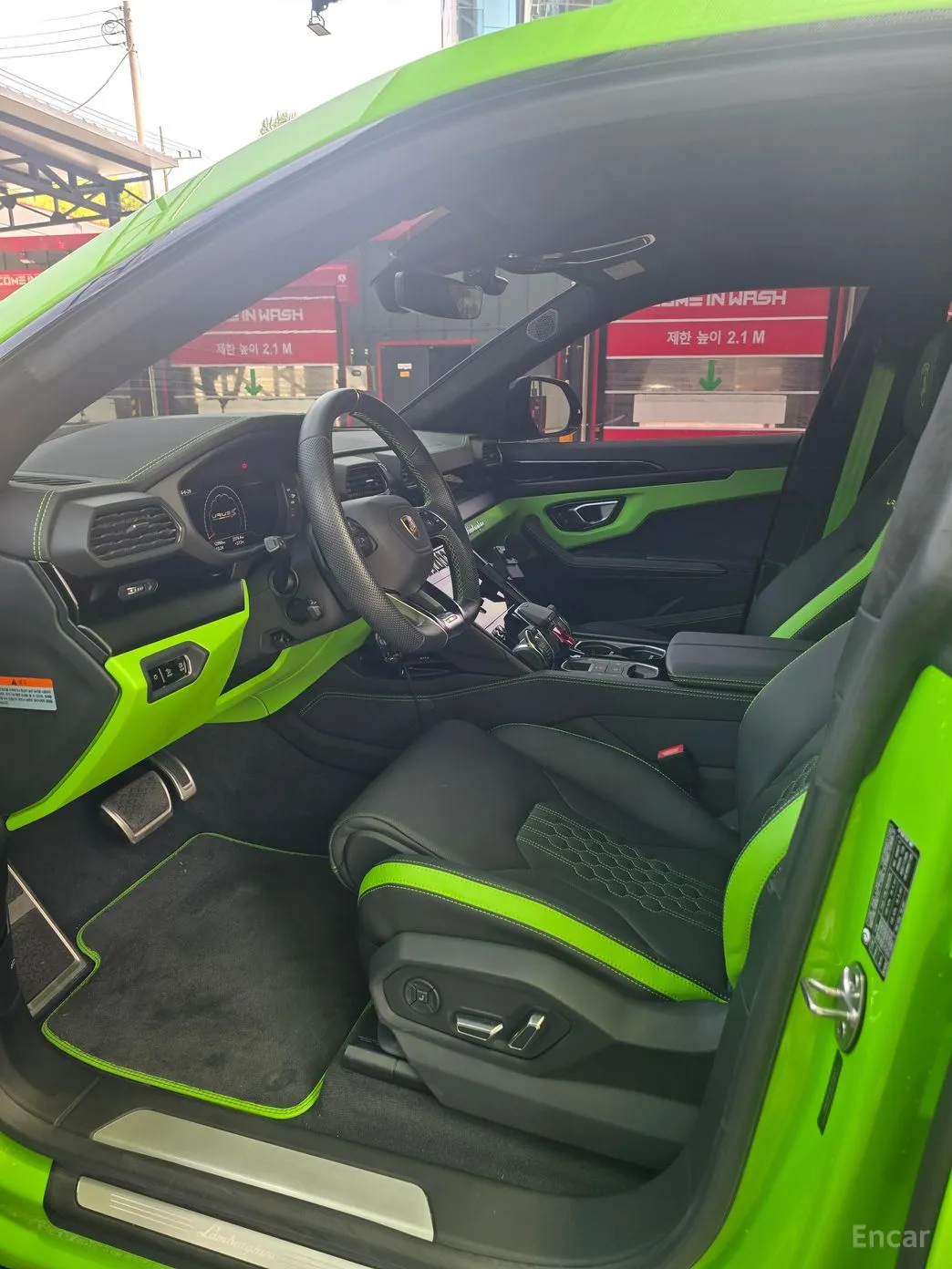 Lamborghini Urus превью 7