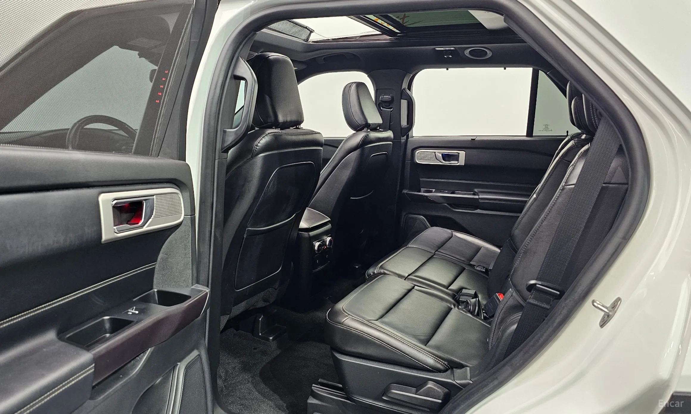 Ford Explorer 6th Generation превью 11