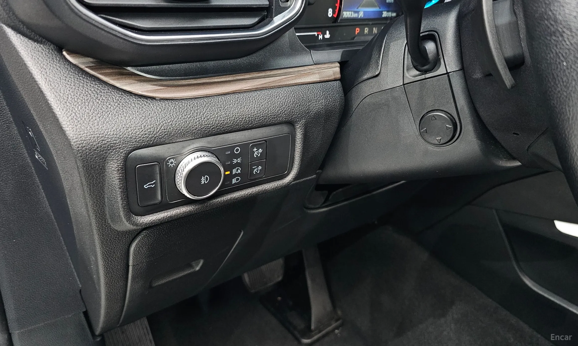 Ford Explorer 6th Generation превью 18