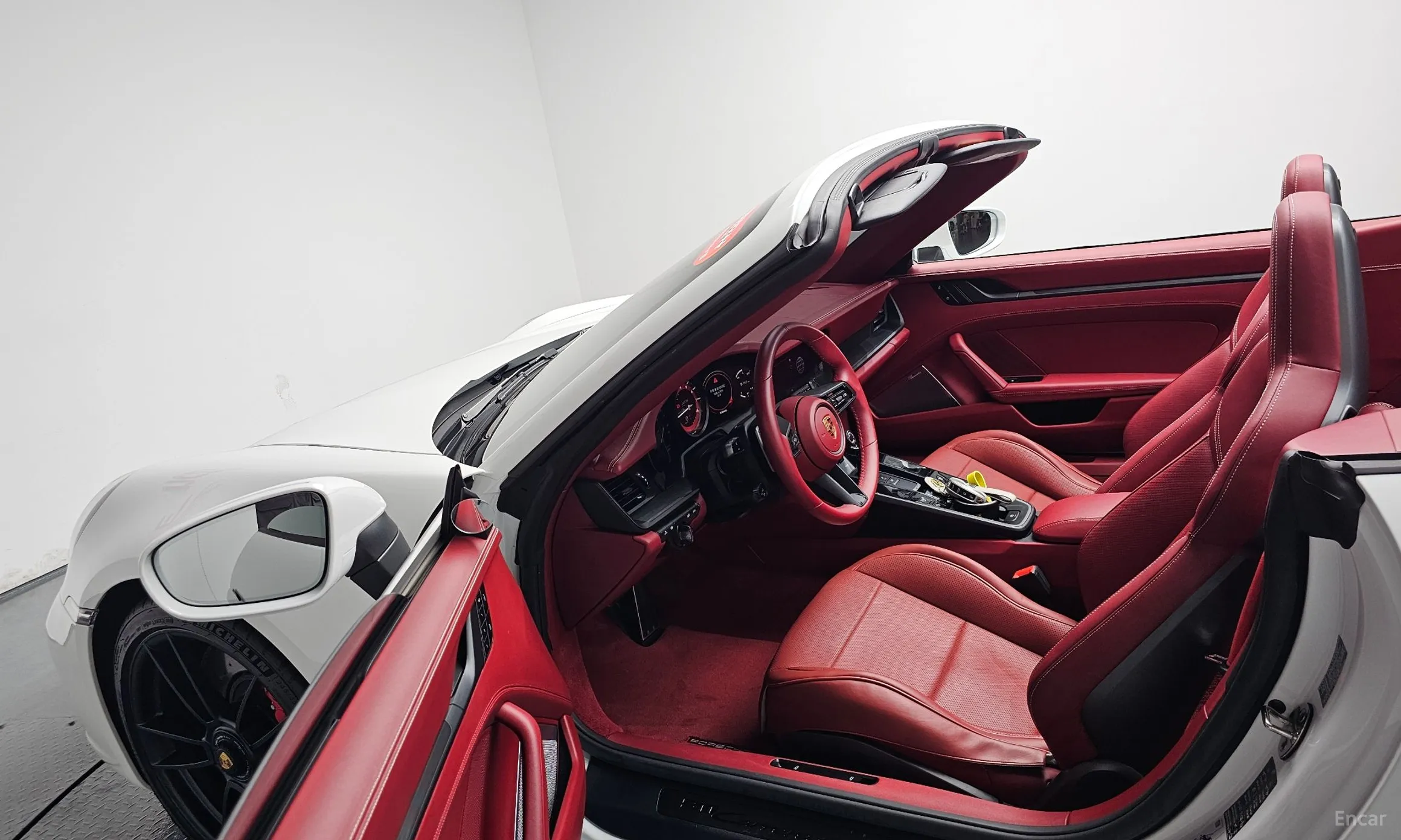 Porsche 911 (992) превью 10