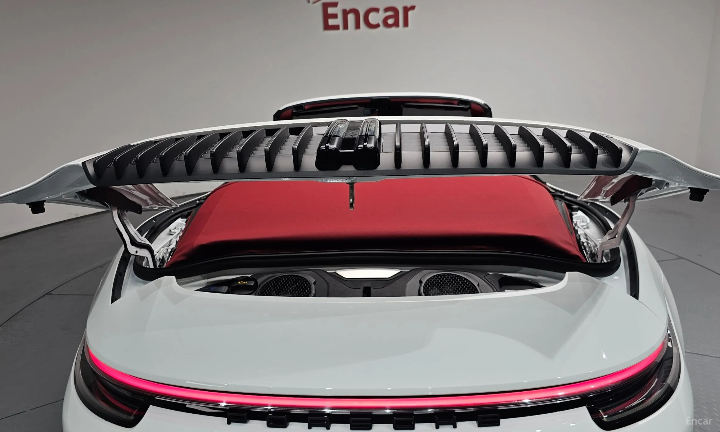 Porsche 911 (992) превью 20