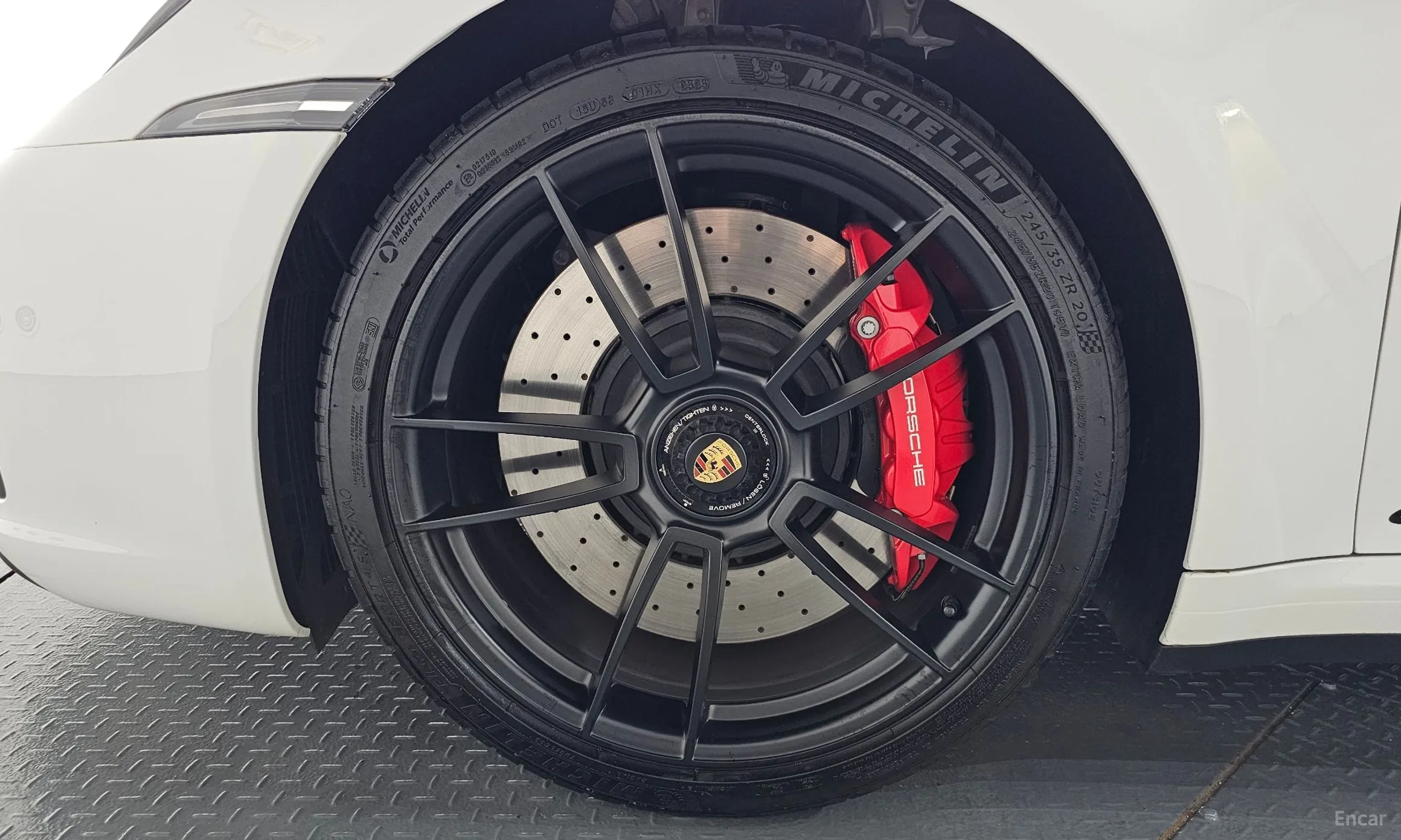 Porsche 911 (992) превью 5