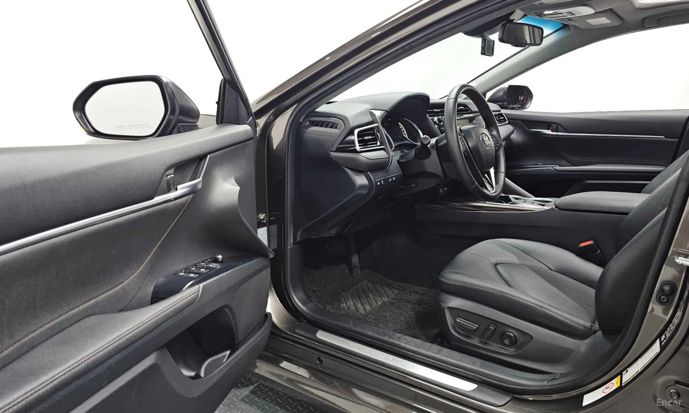 Toyota Camry (XV70) превью 10