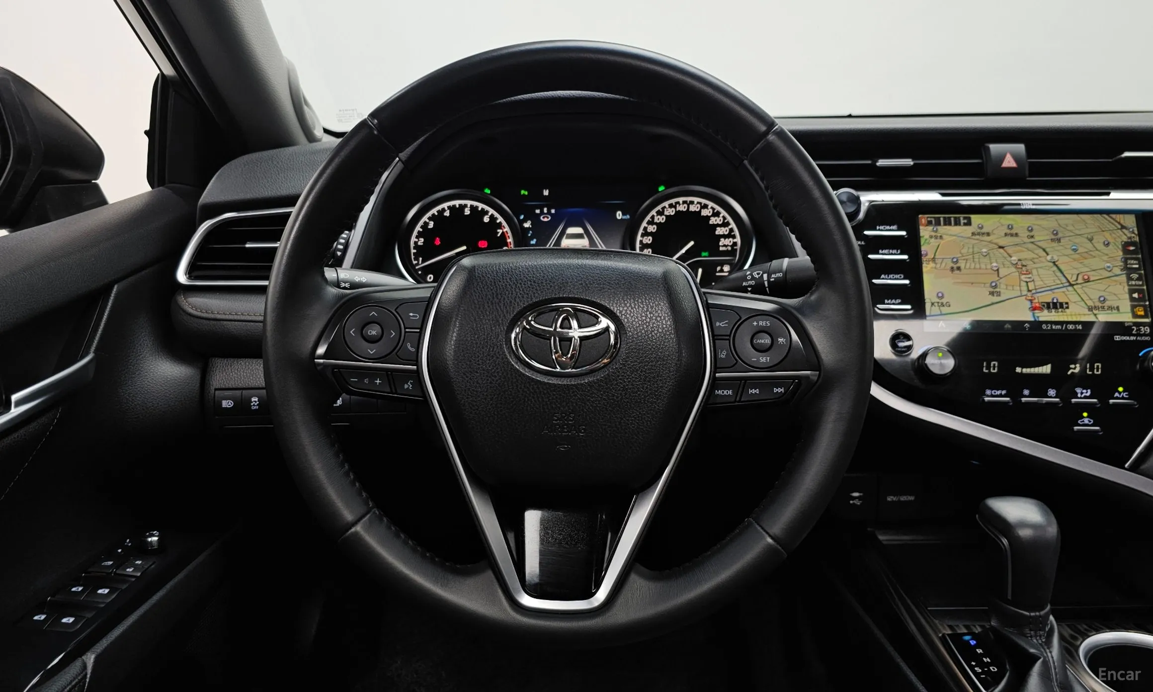 Toyota Camry (XV70) превью 12