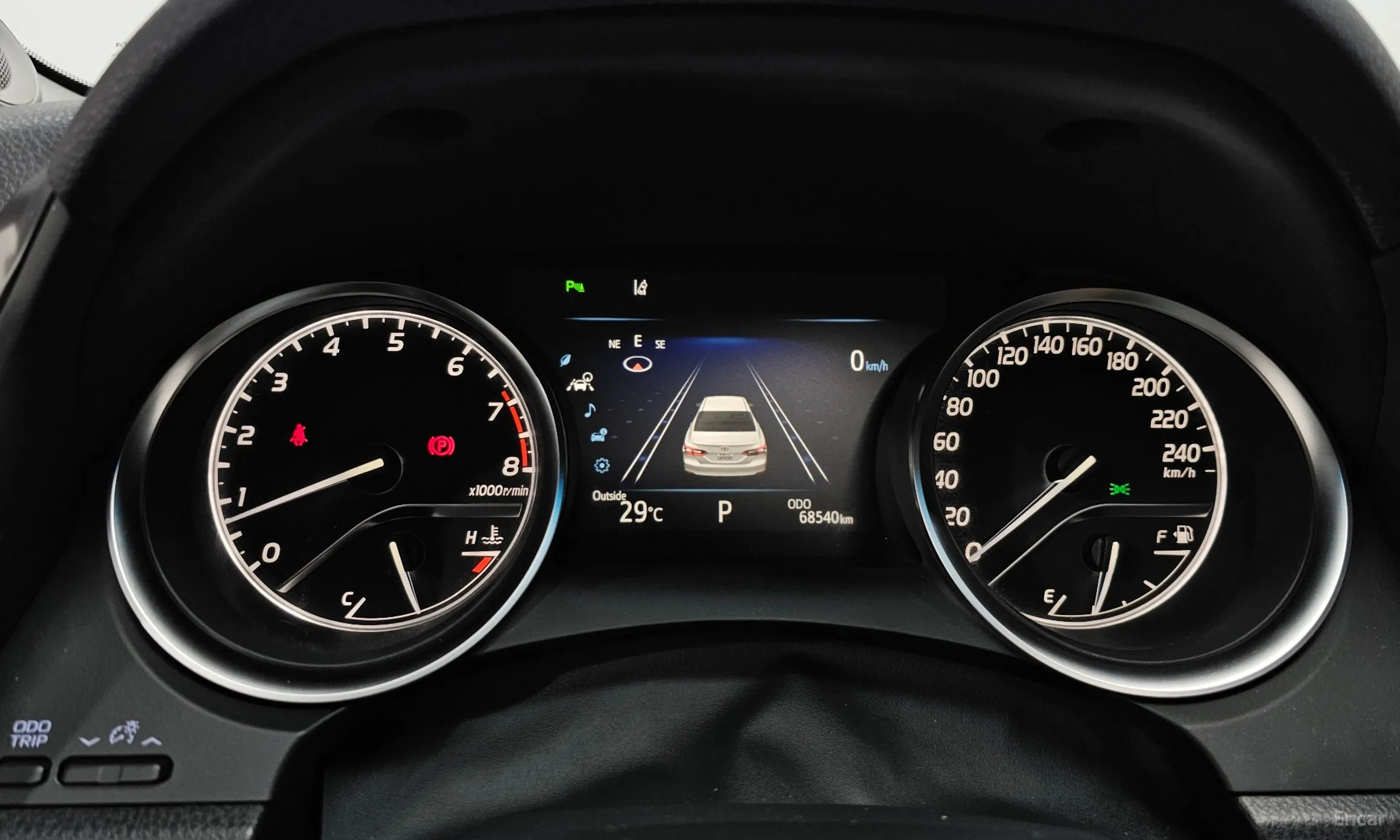 Toyota Camry (XV70) превью 8