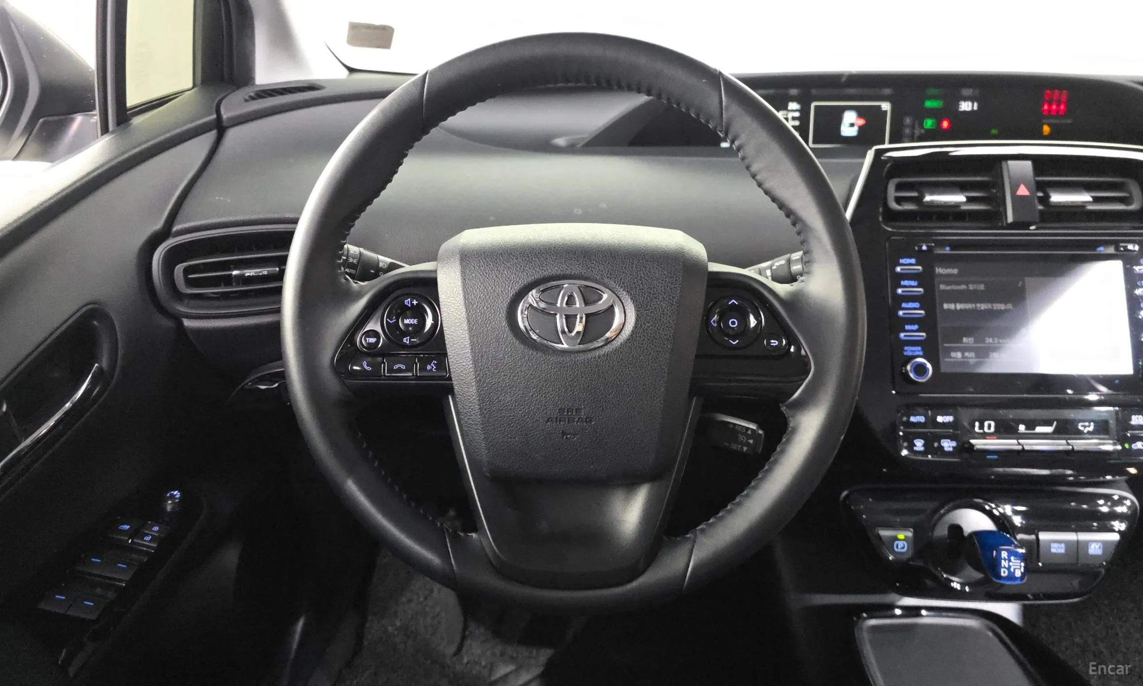 Toyota Prius 4th Generation превью 13