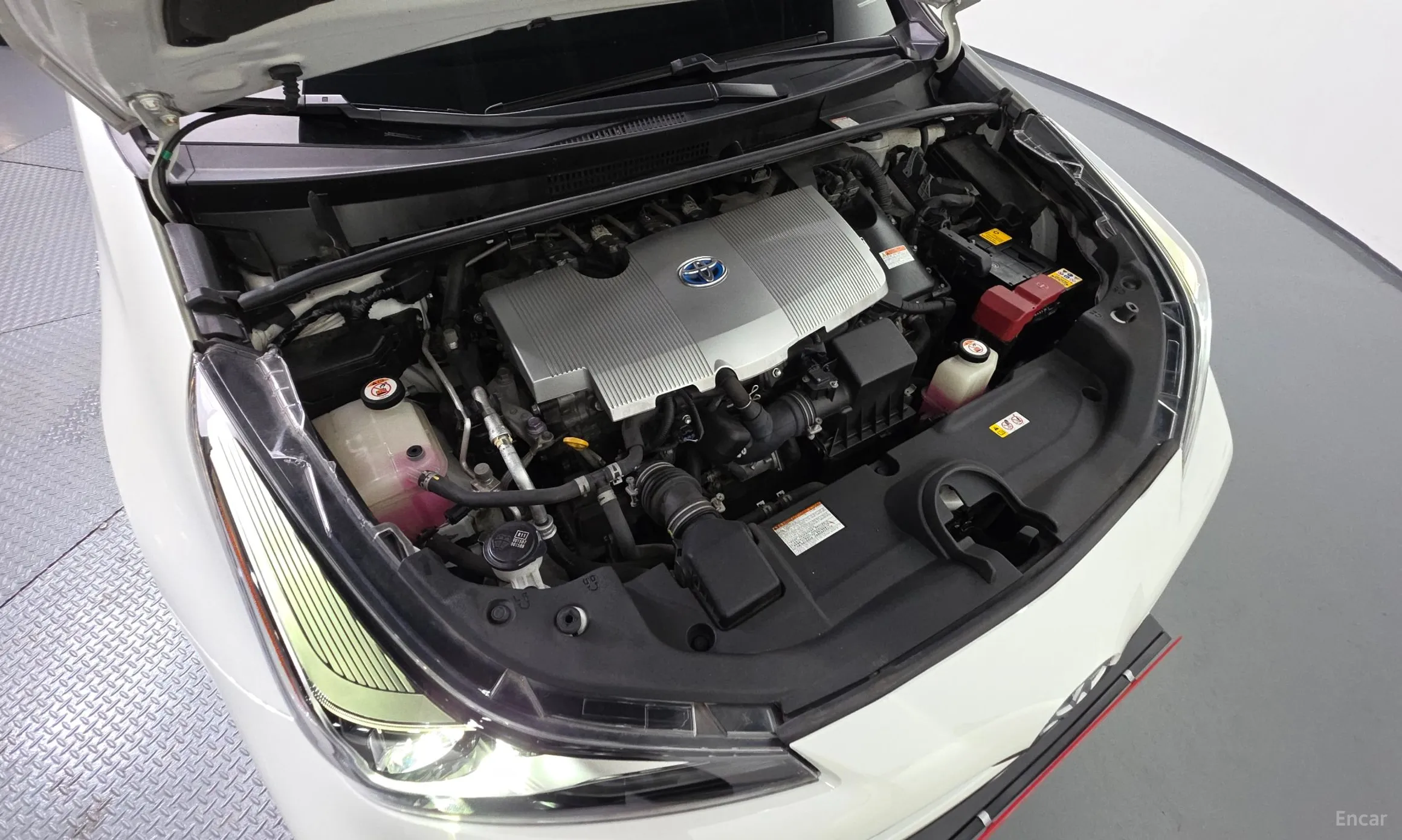 Toyota Prius 4th Generation превью 6