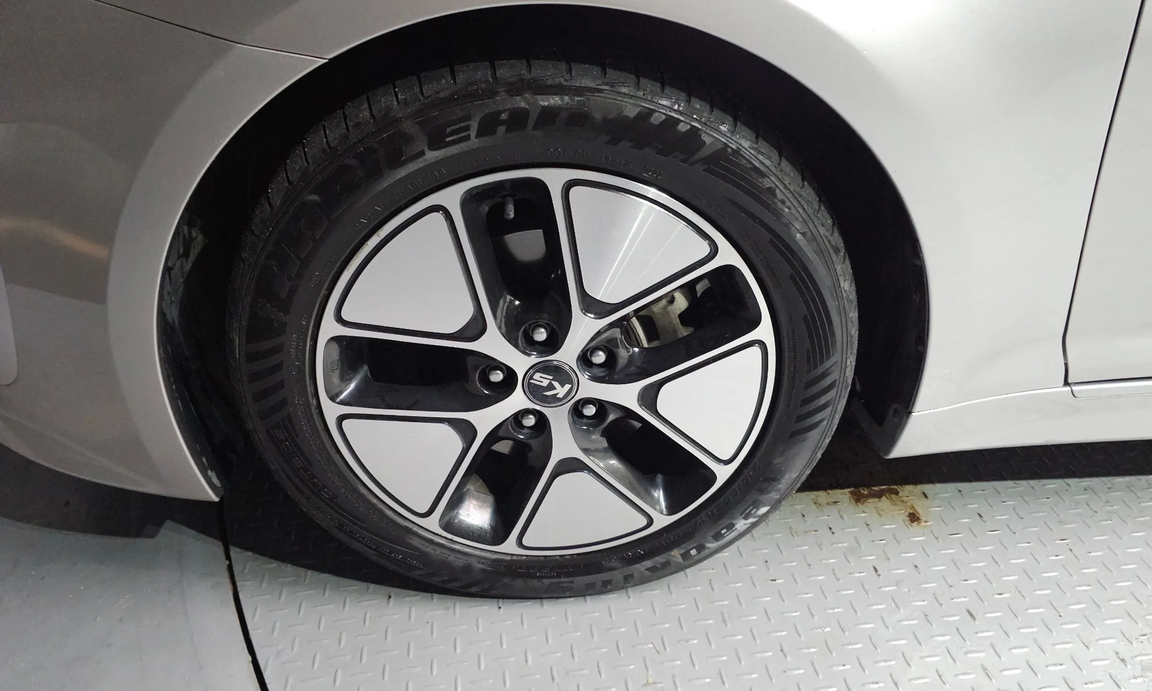 Kia K5 Hybrid превью 5