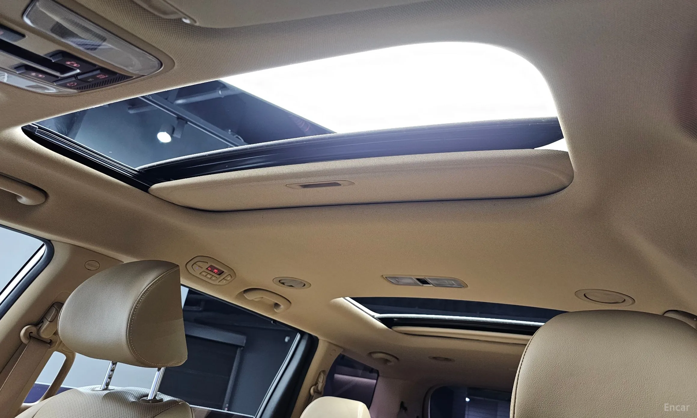 Kia Carnival превью 17