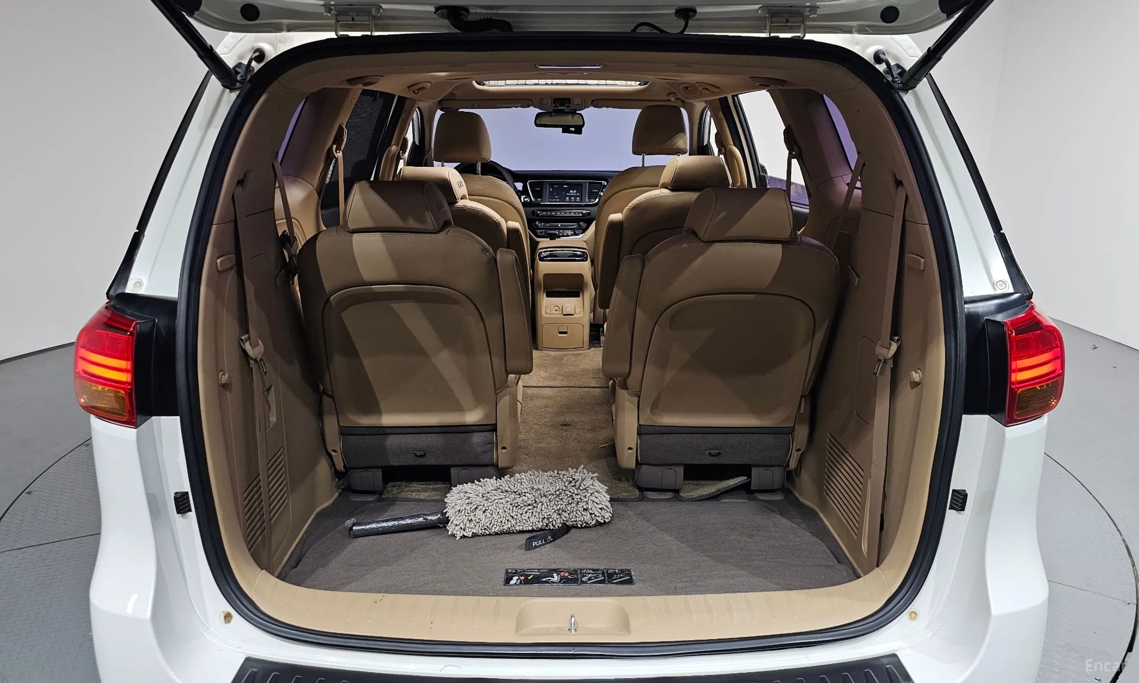 Kia Carnival превью 20