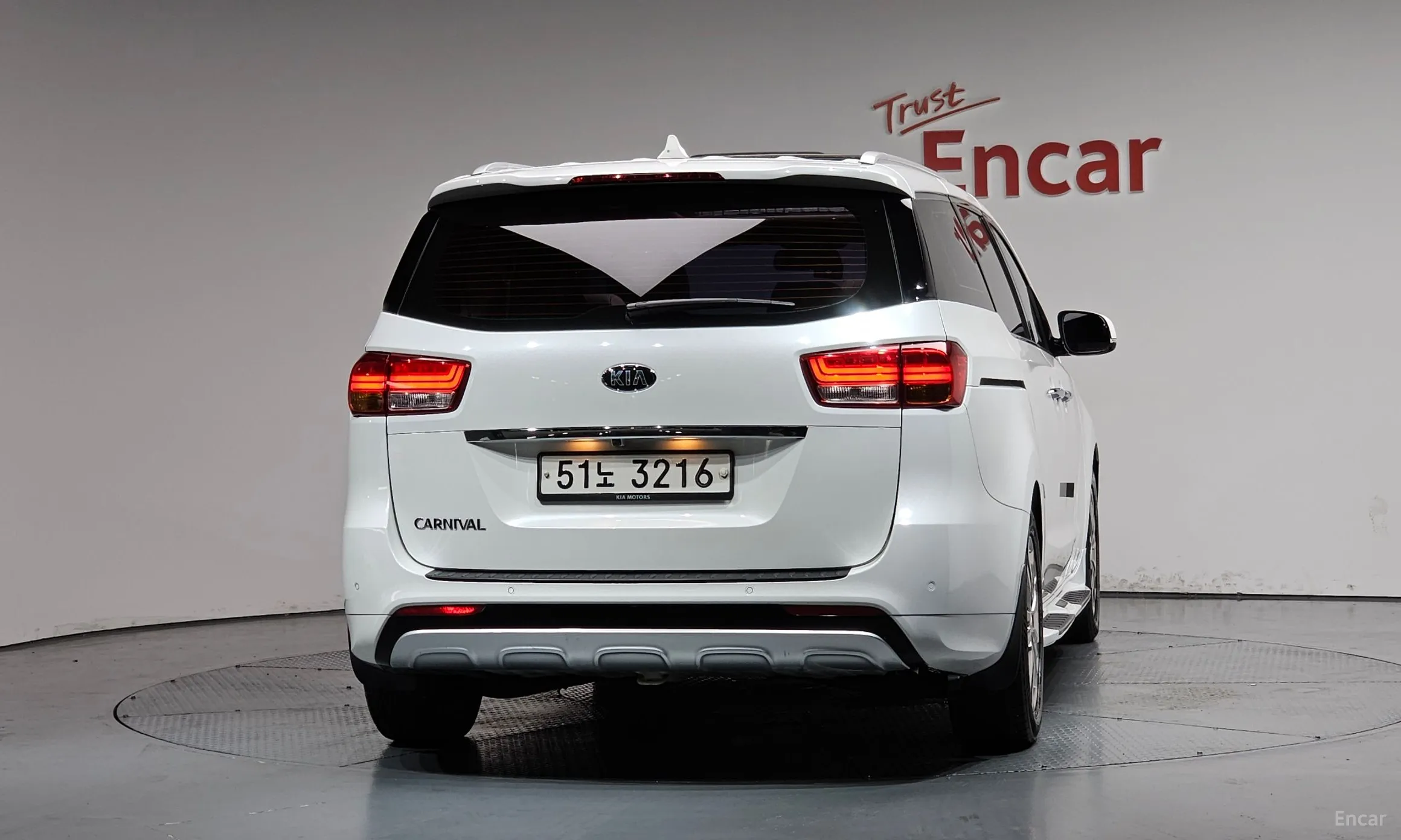 Kia Carnival превью 4