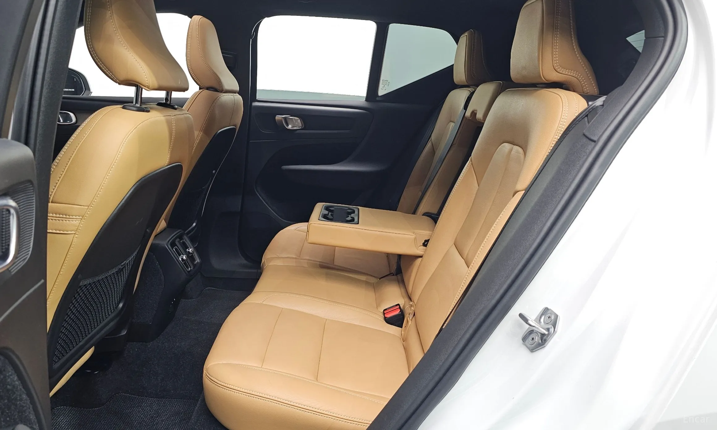 Volvo XC40 превью 11