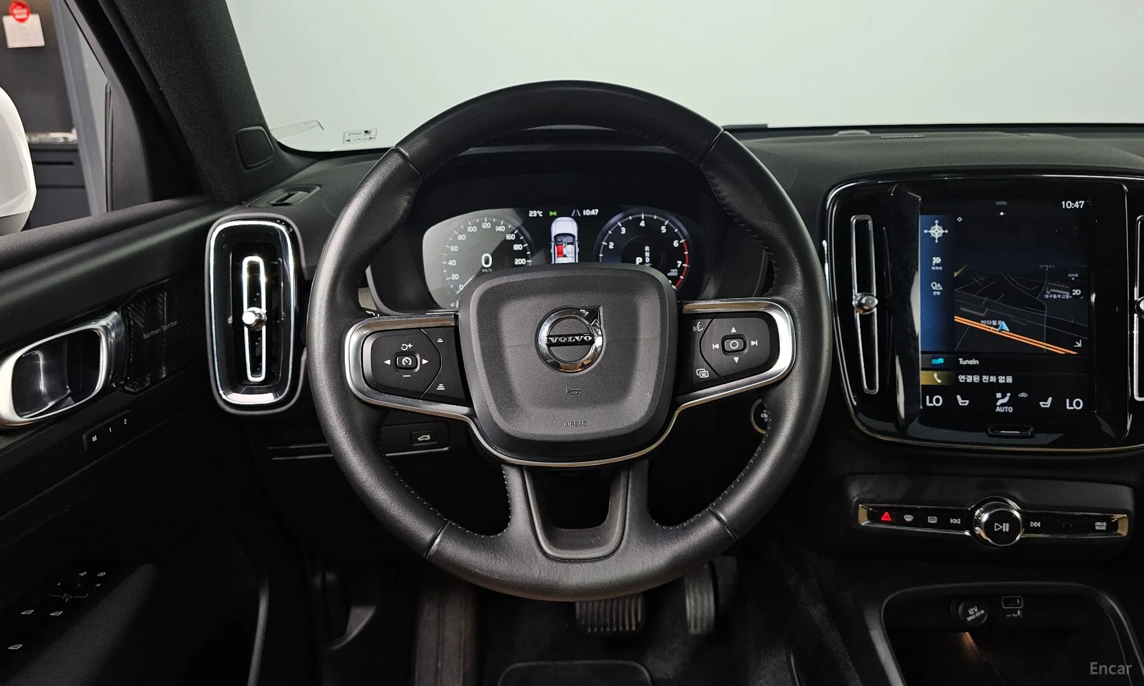 Volvo XC40 превью 13