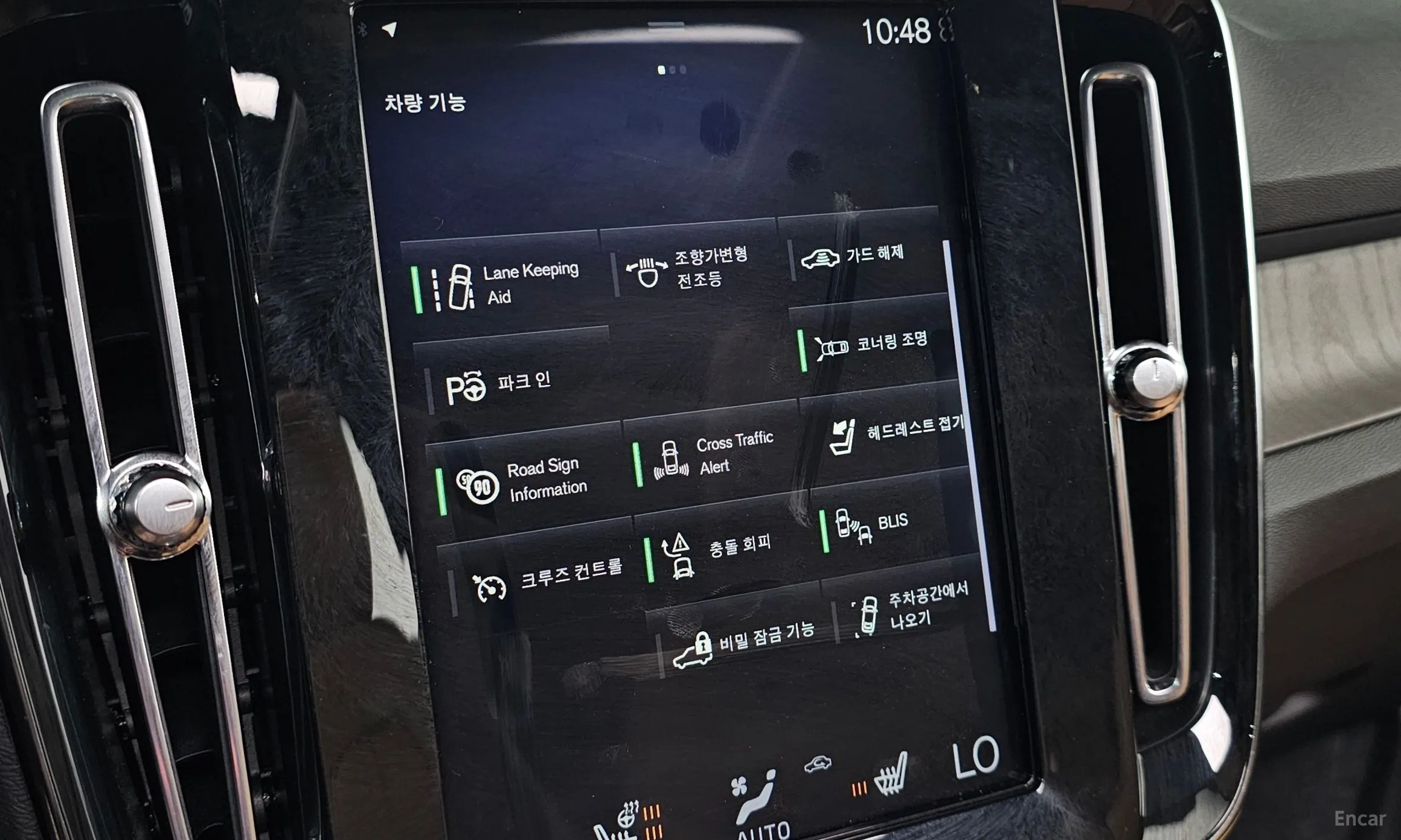 Volvo XC40 превью 16