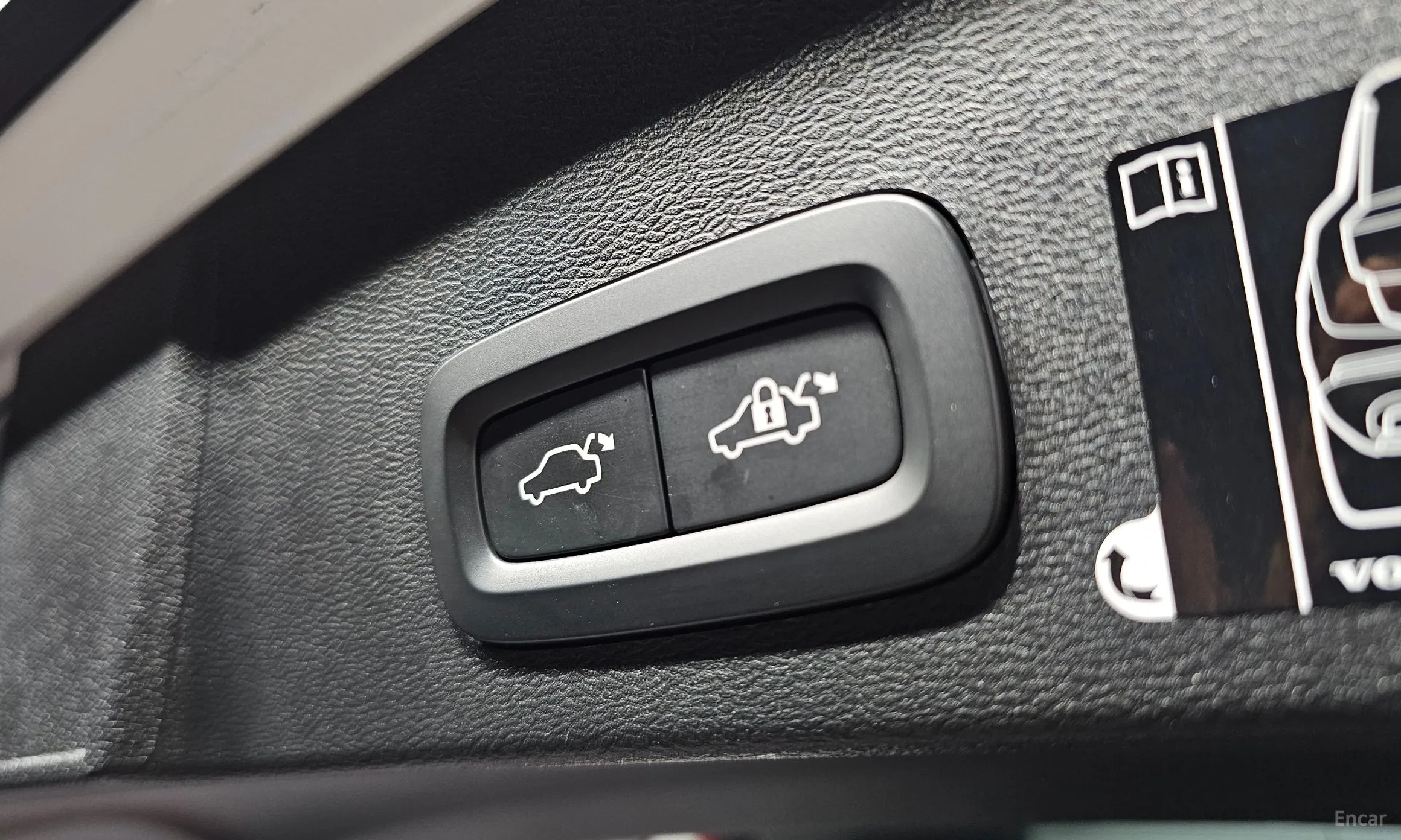 Volvo XC40 превью 19