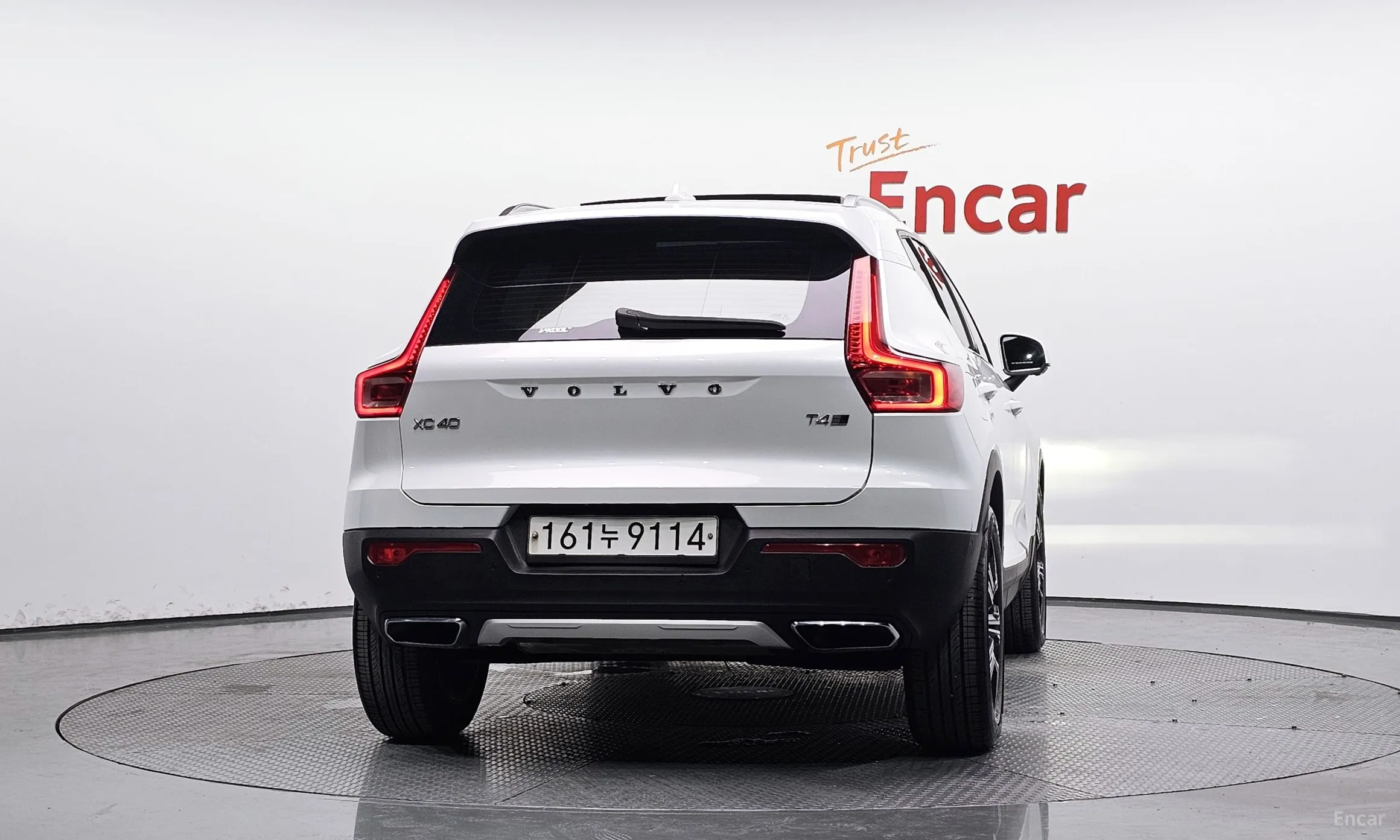 Volvo XC40 превью 4