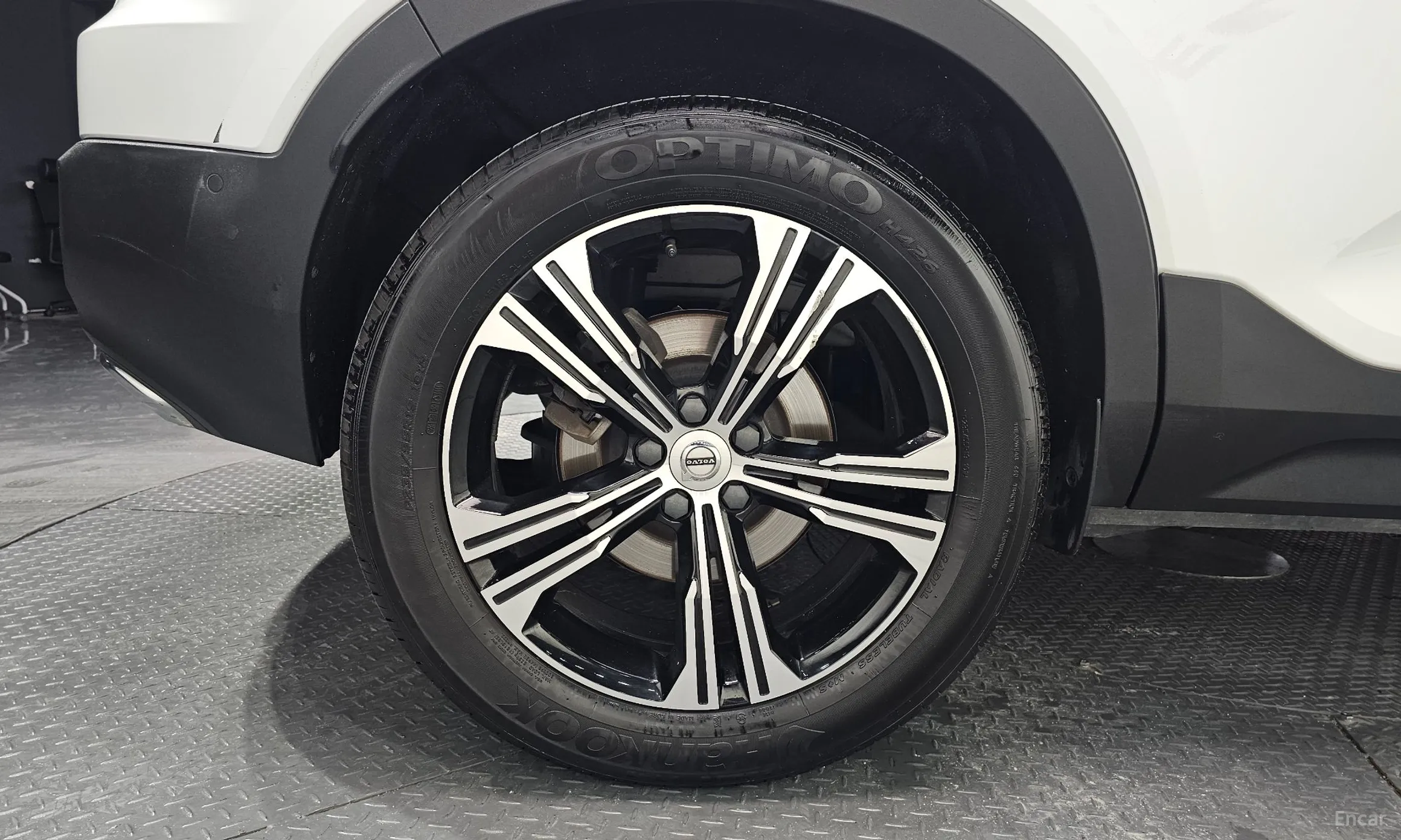 Volvo XC40 превью 5