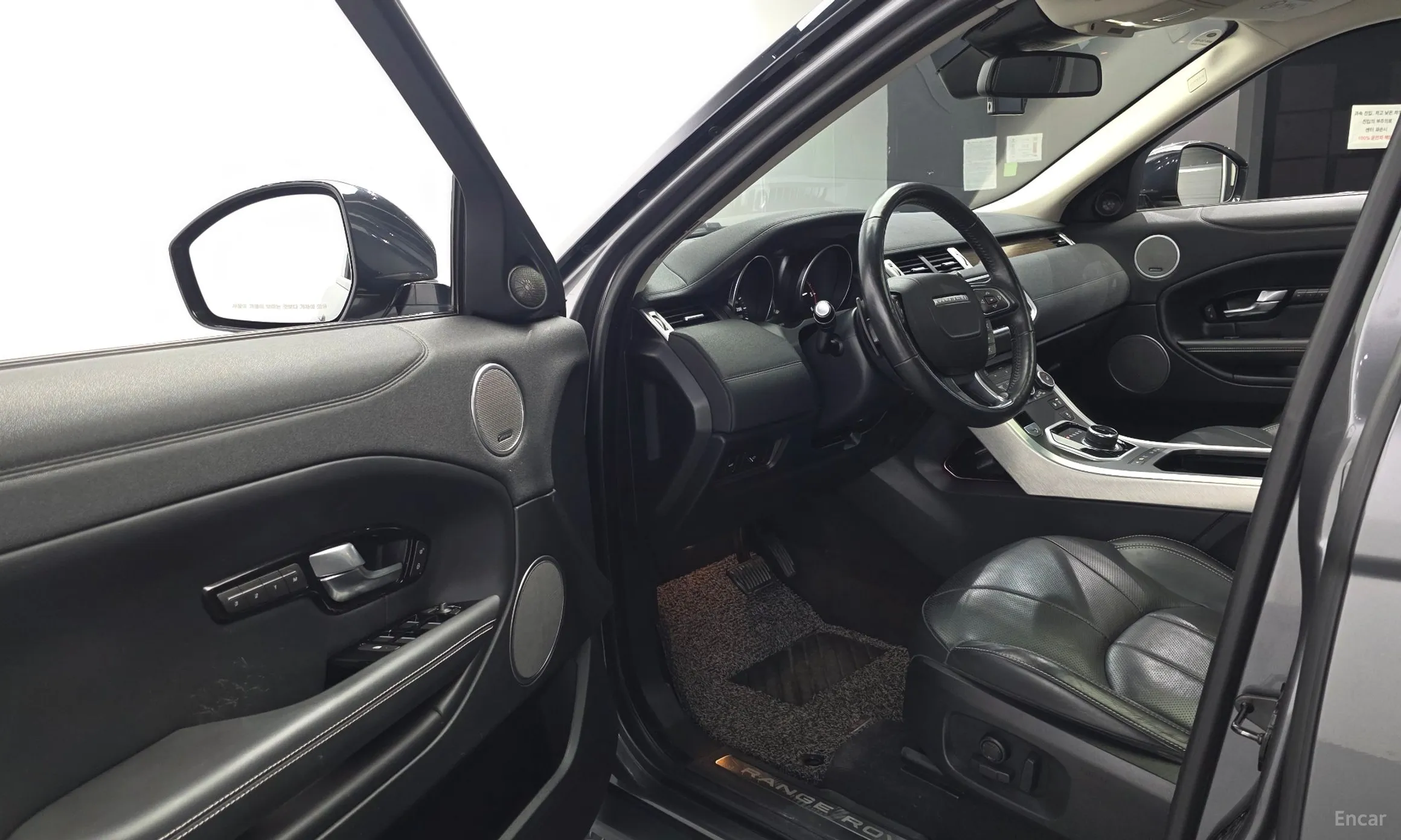 Land Rover Range Rover Evoque превью 10