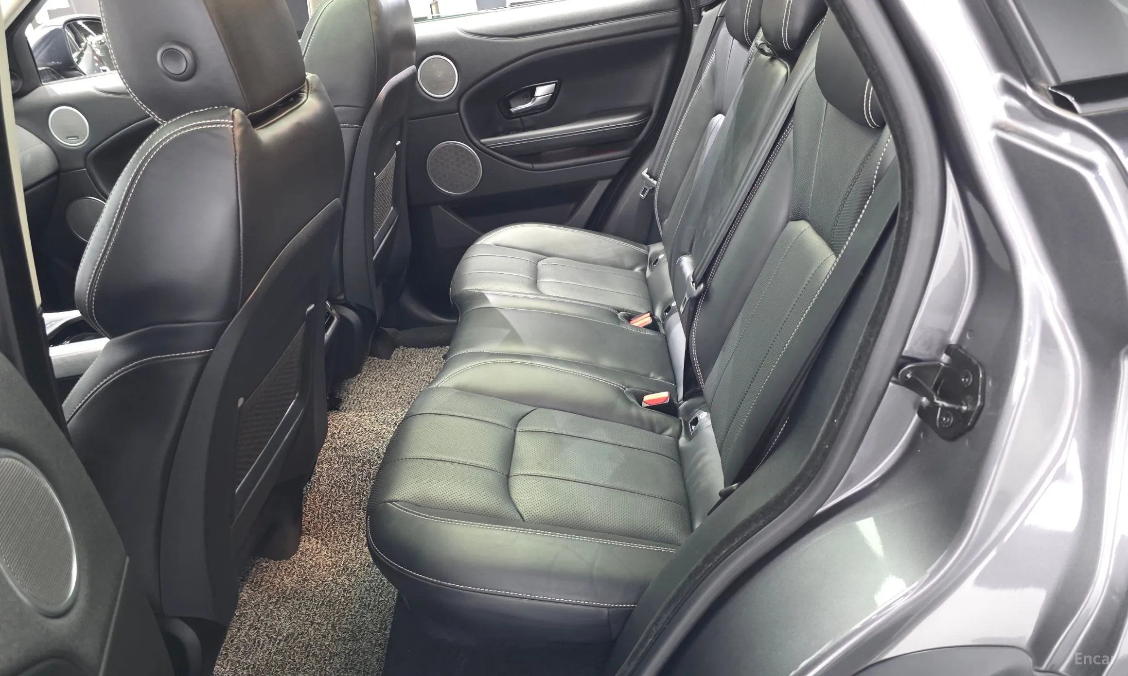 Land Rover Range Rover Evoque превью 12