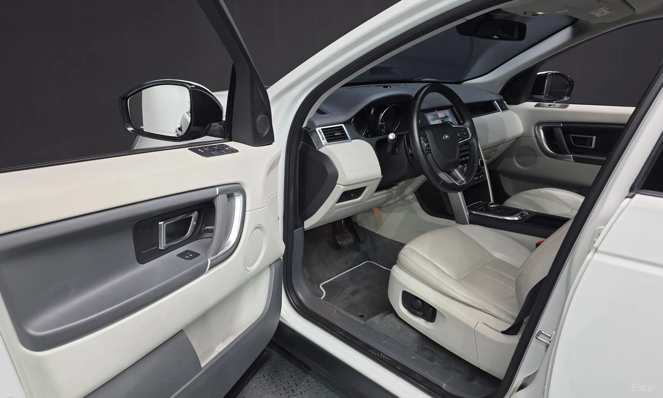 Land Rover Discovery Sports превью 10