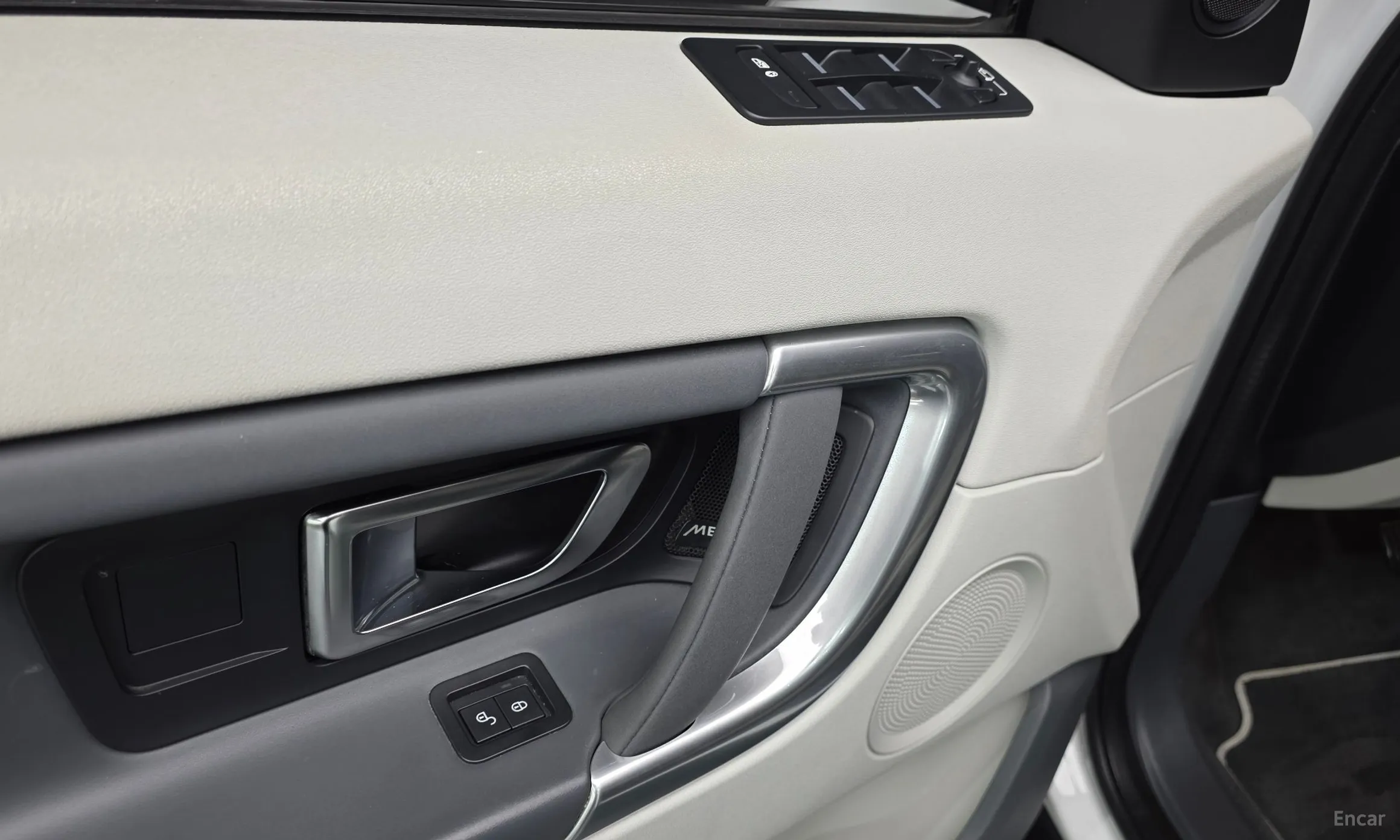 Land Rover Discovery Sports превью 19