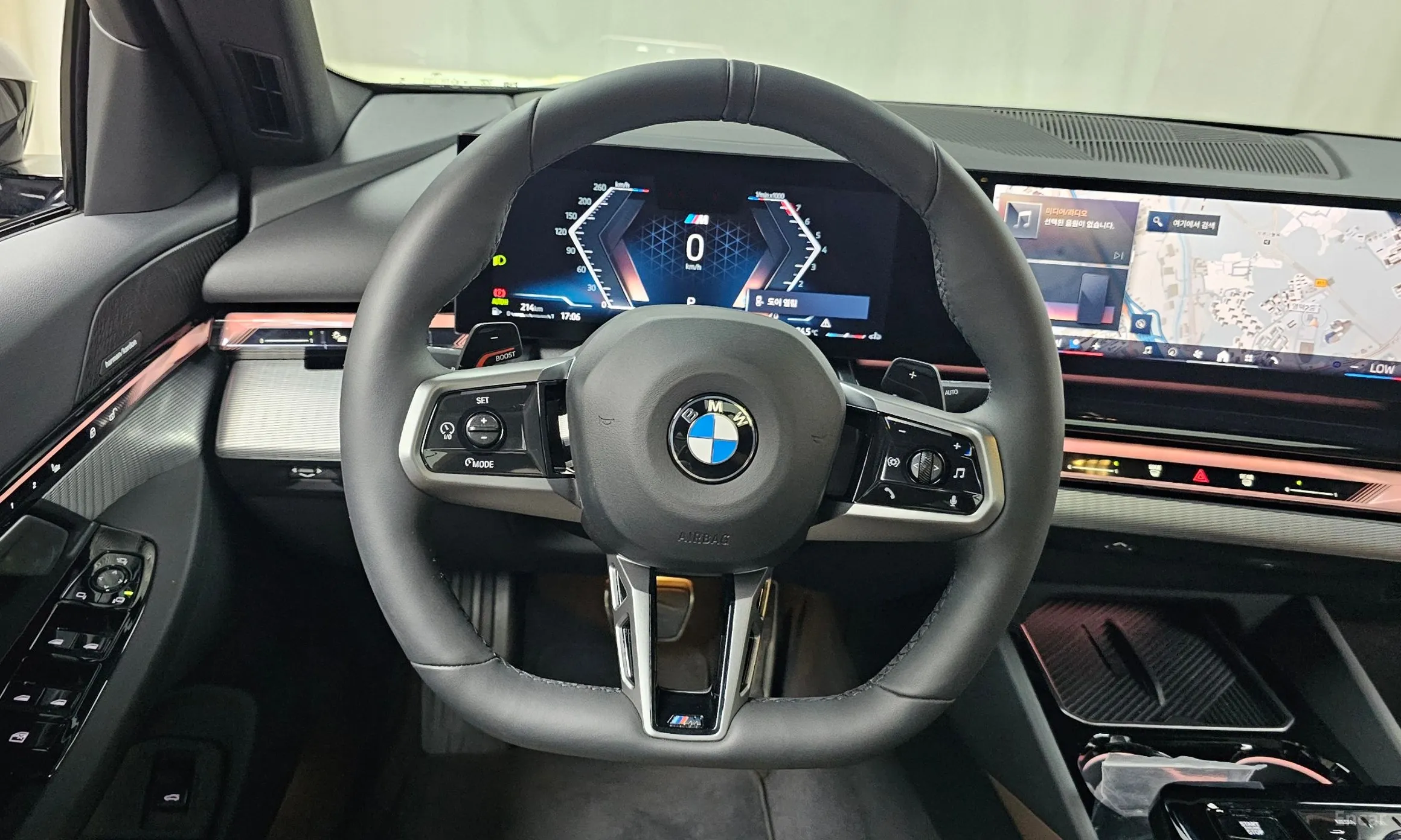 BMW 5 Series (G60) превью 15