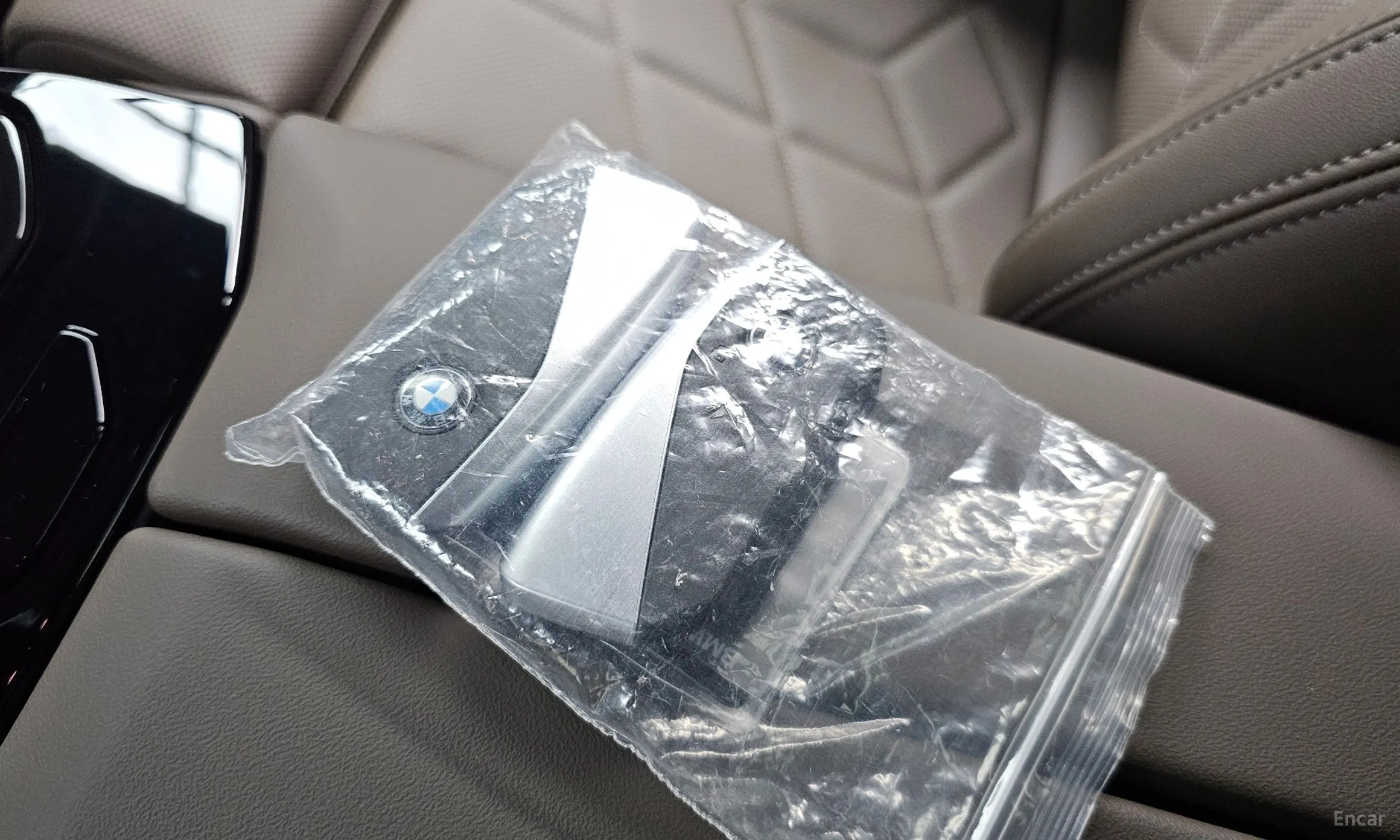 BMW 5 Series (G60) превью 17