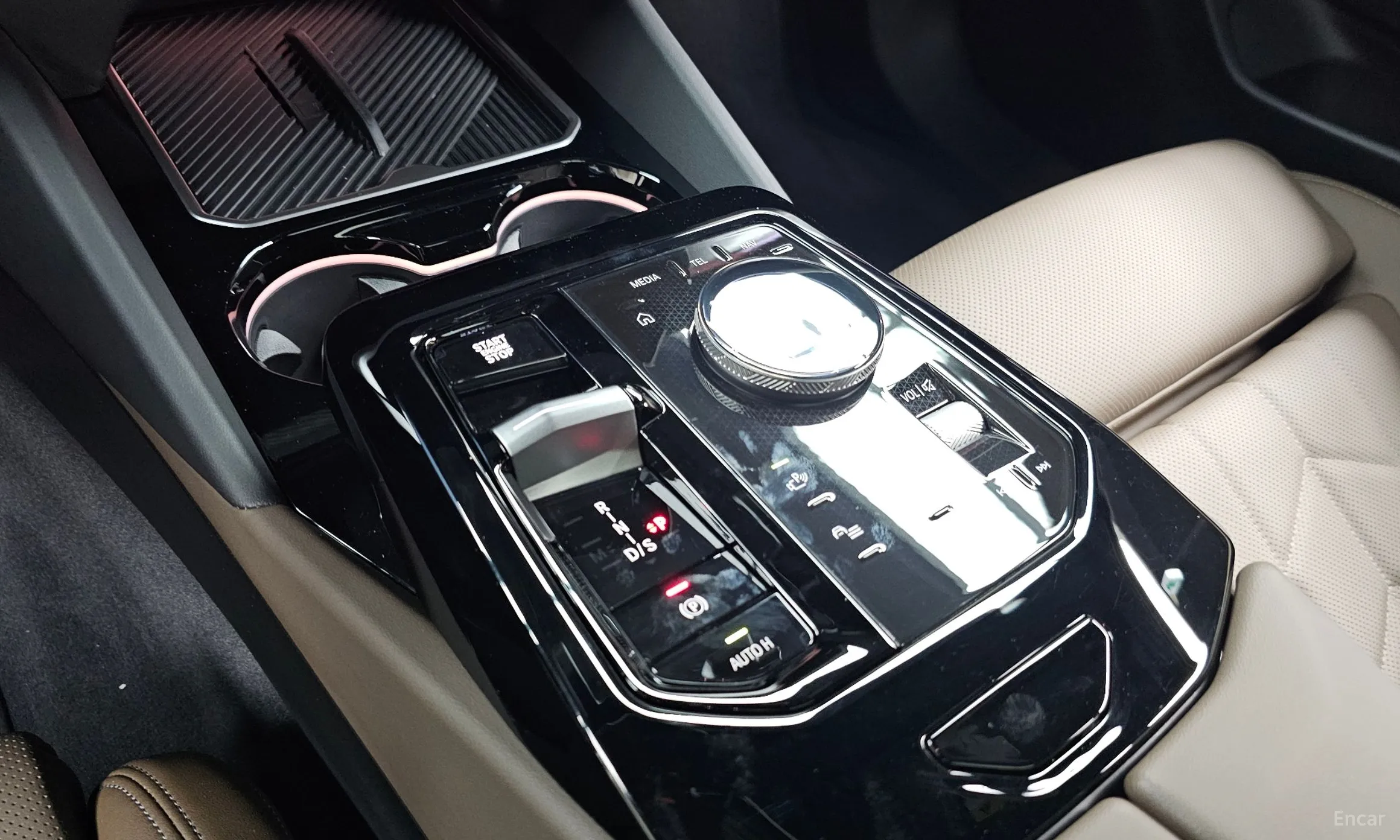 BMW 5 Series (G60) превью 9