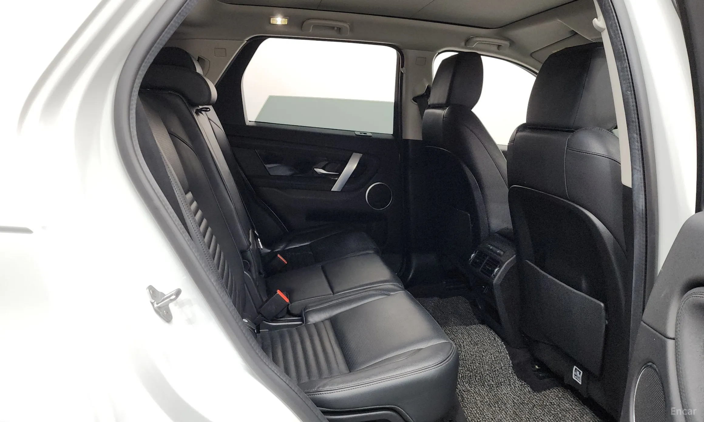Land Rover Discovery Sports превью 12