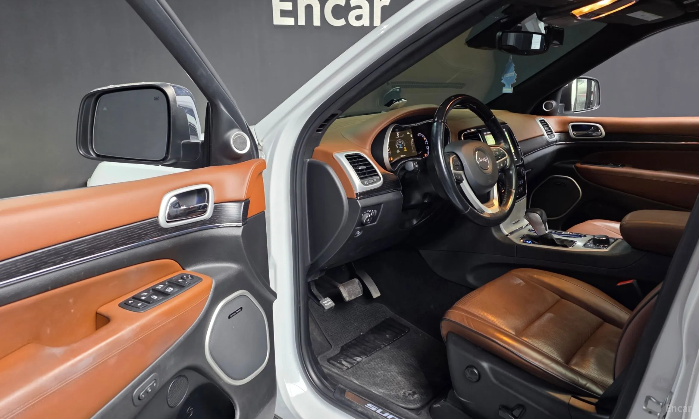 Jeep Grand Cherokee превью 10