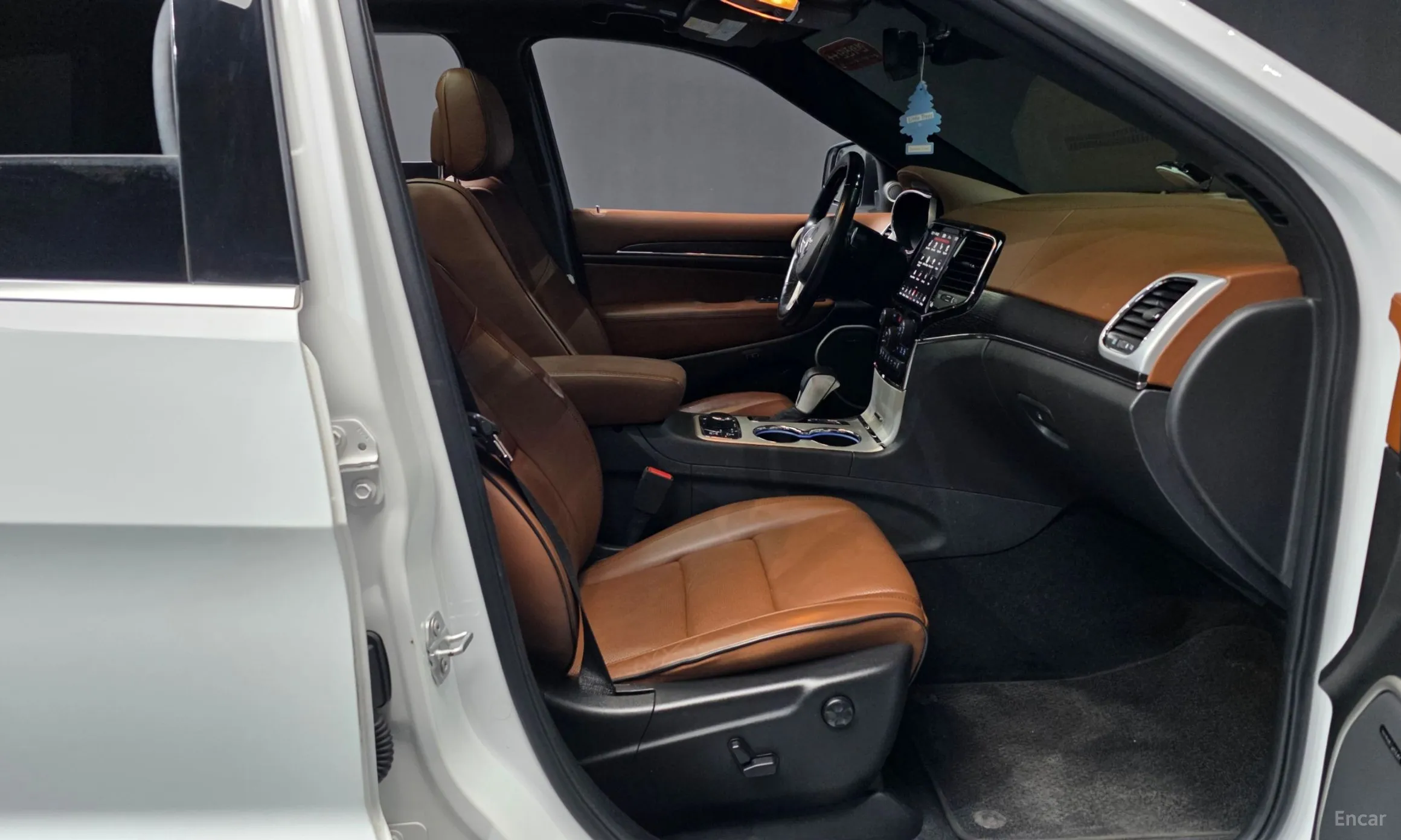 Jeep Grand Cherokee превью 11