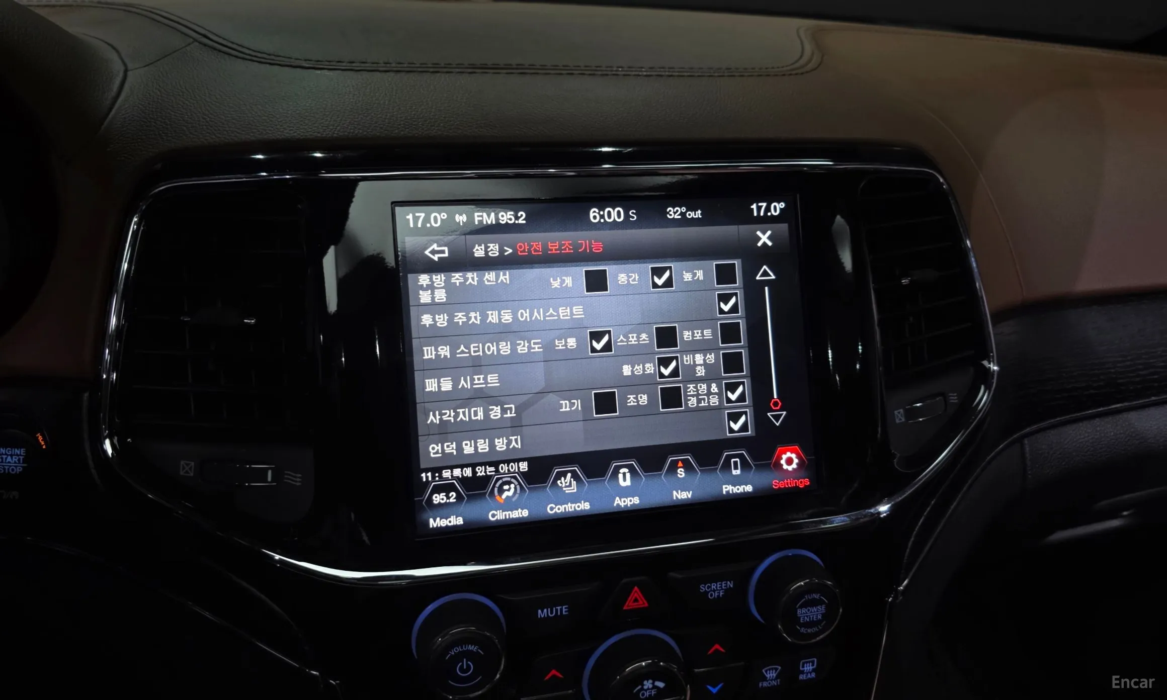 Jeep Grand Cherokee превью 16