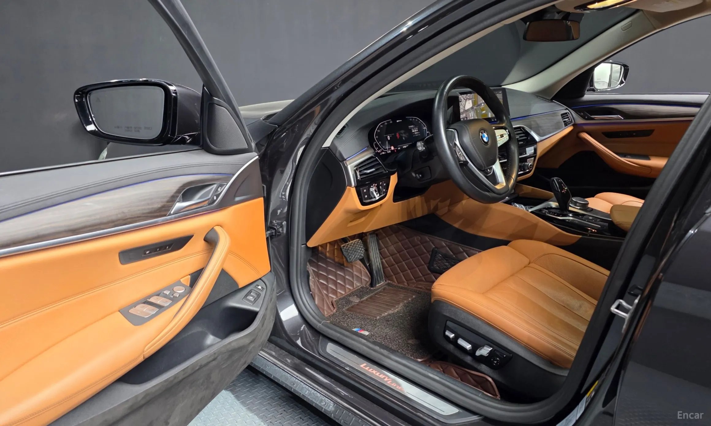 BMW 5 Series (G30) превью 10