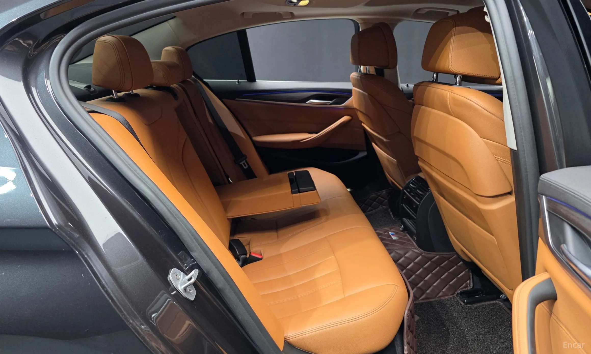 BMW 5 Series (G30) превью 12