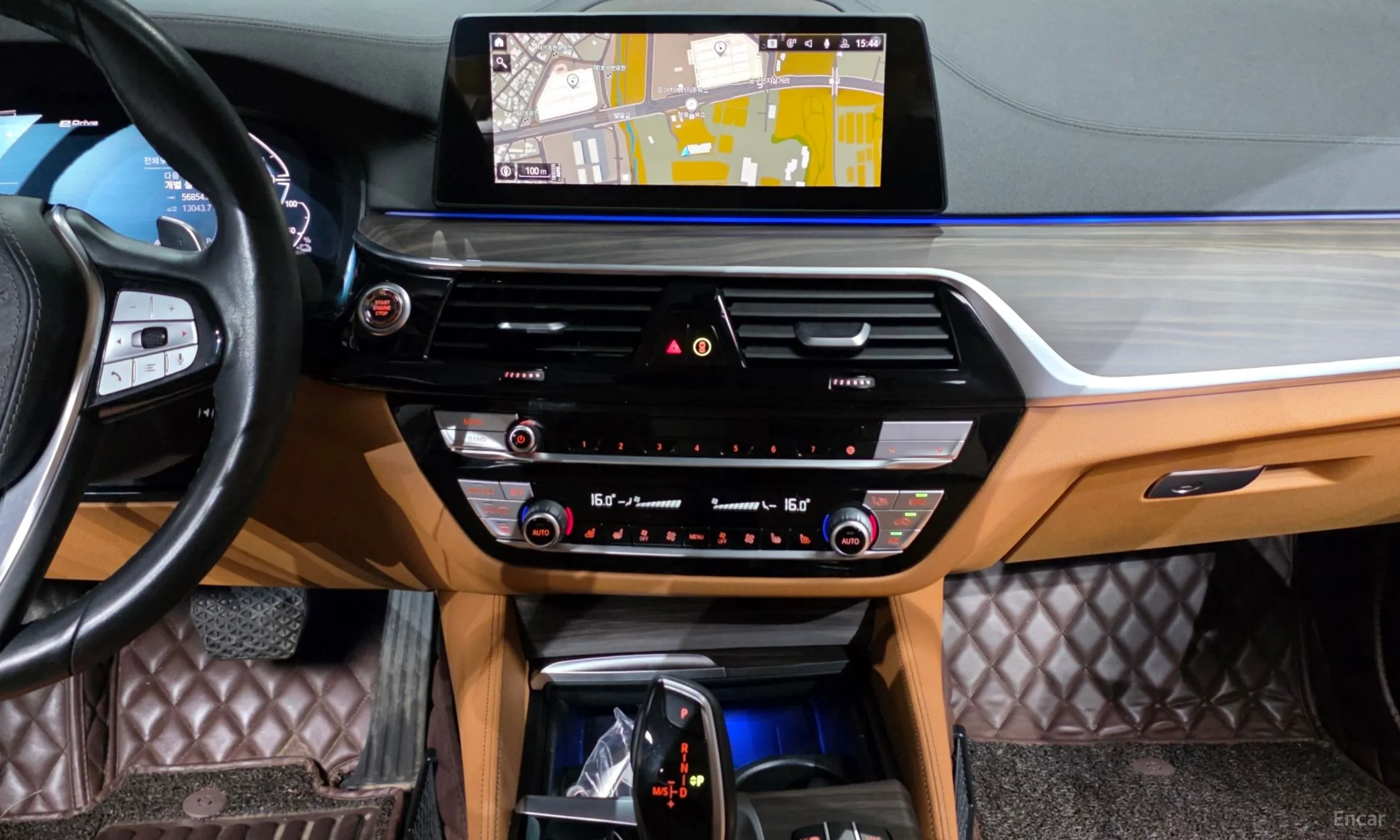 BMW 5 Series (G30) превью 14