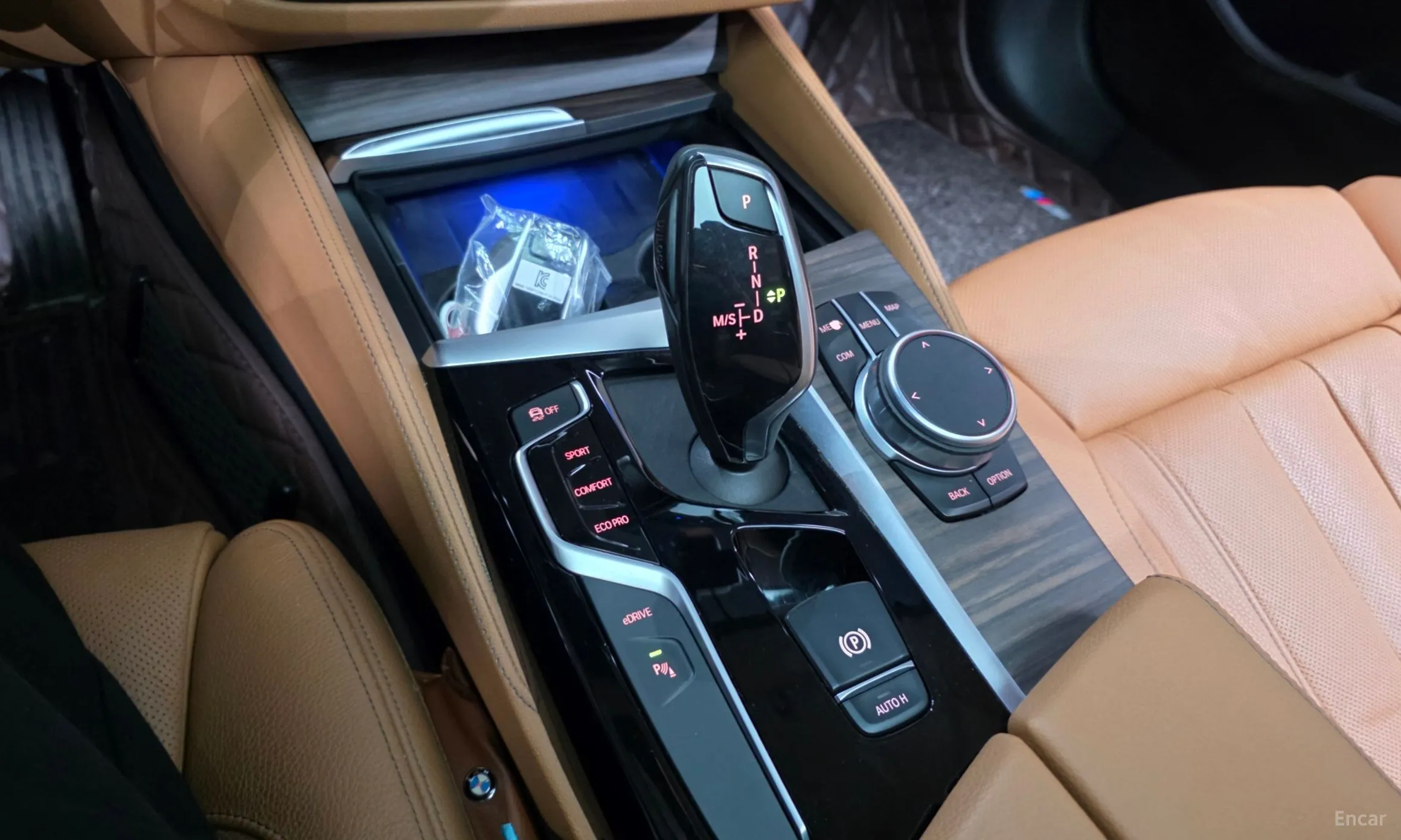 BMW 5 Series (G30) превью 9