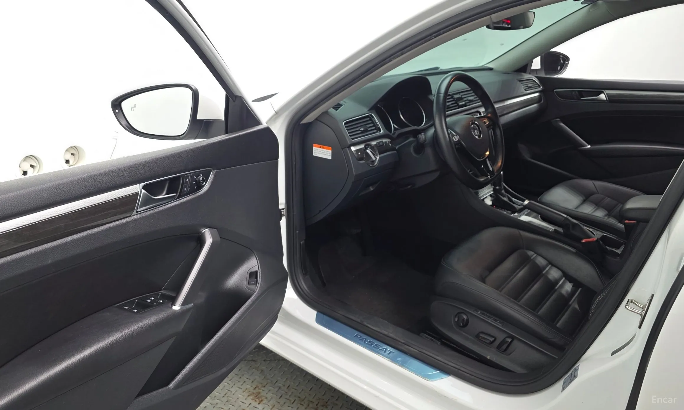 Volkswagen The New Passat превью 10